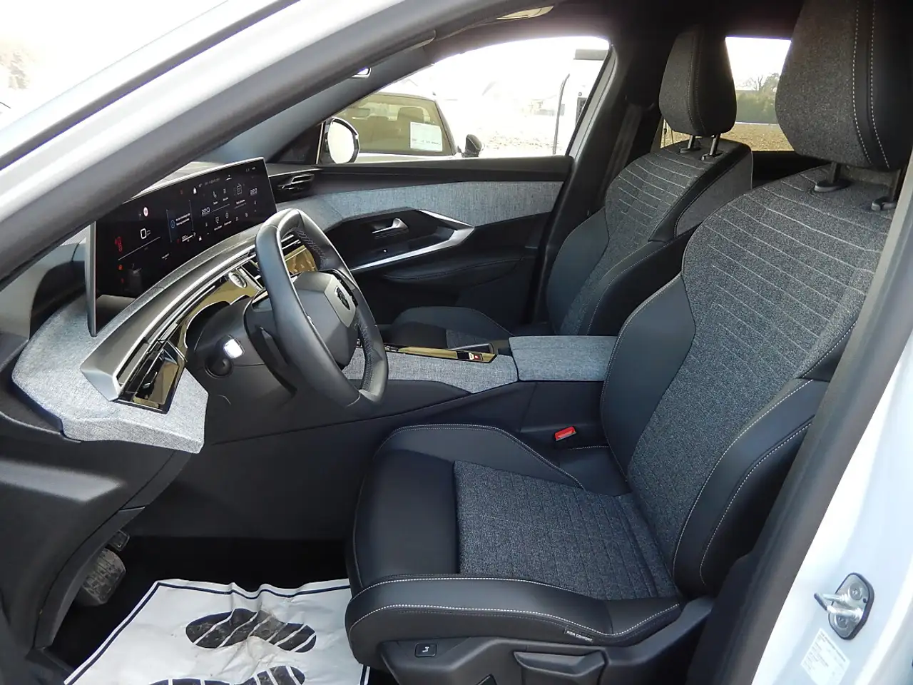 Peugeot 3008 Hybrid 136 E-DCS6 Allure Aut. 9