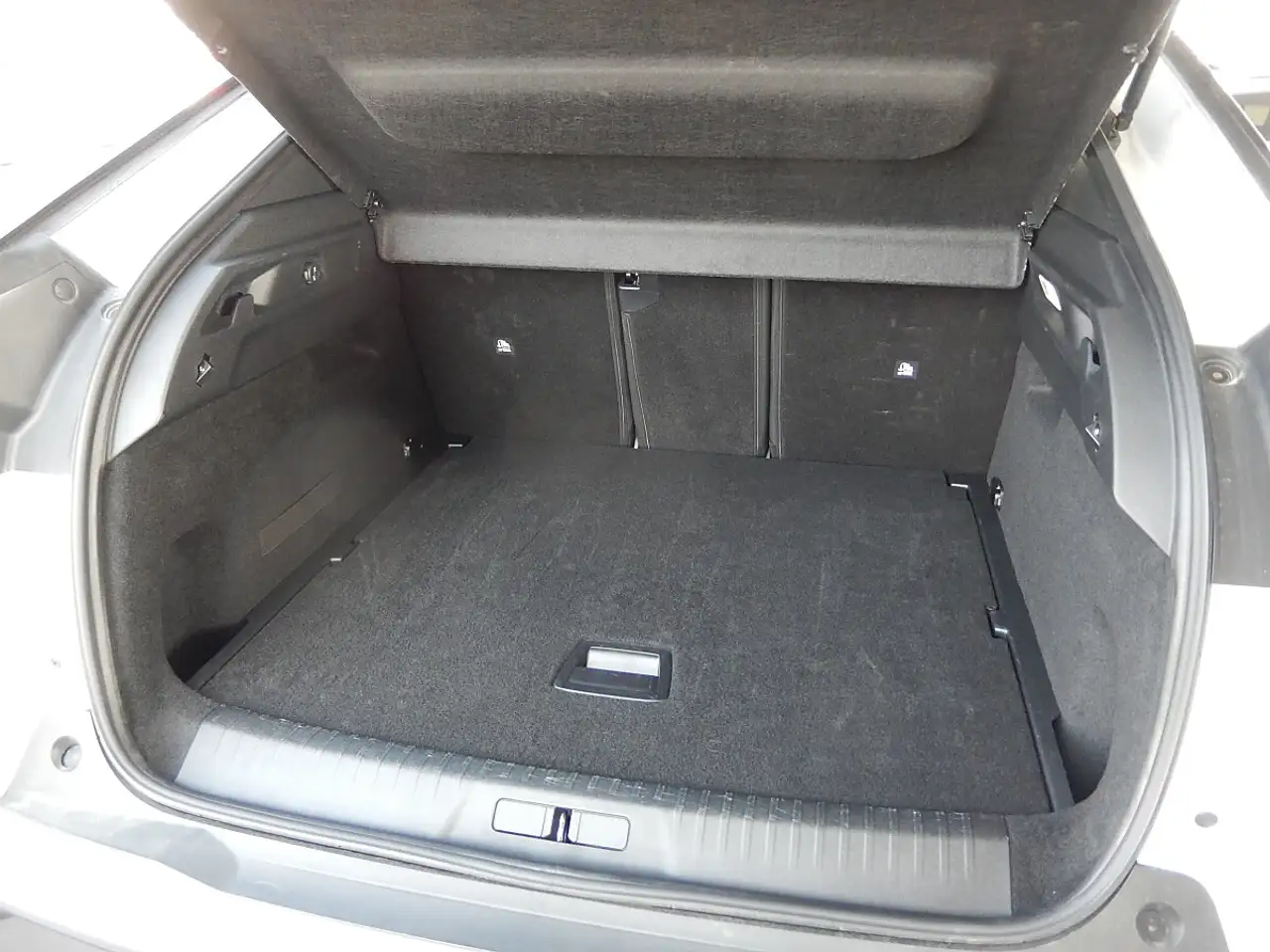 Peugeot 3008 Hybrid 136 E-DCS6 Allure Aut. 19