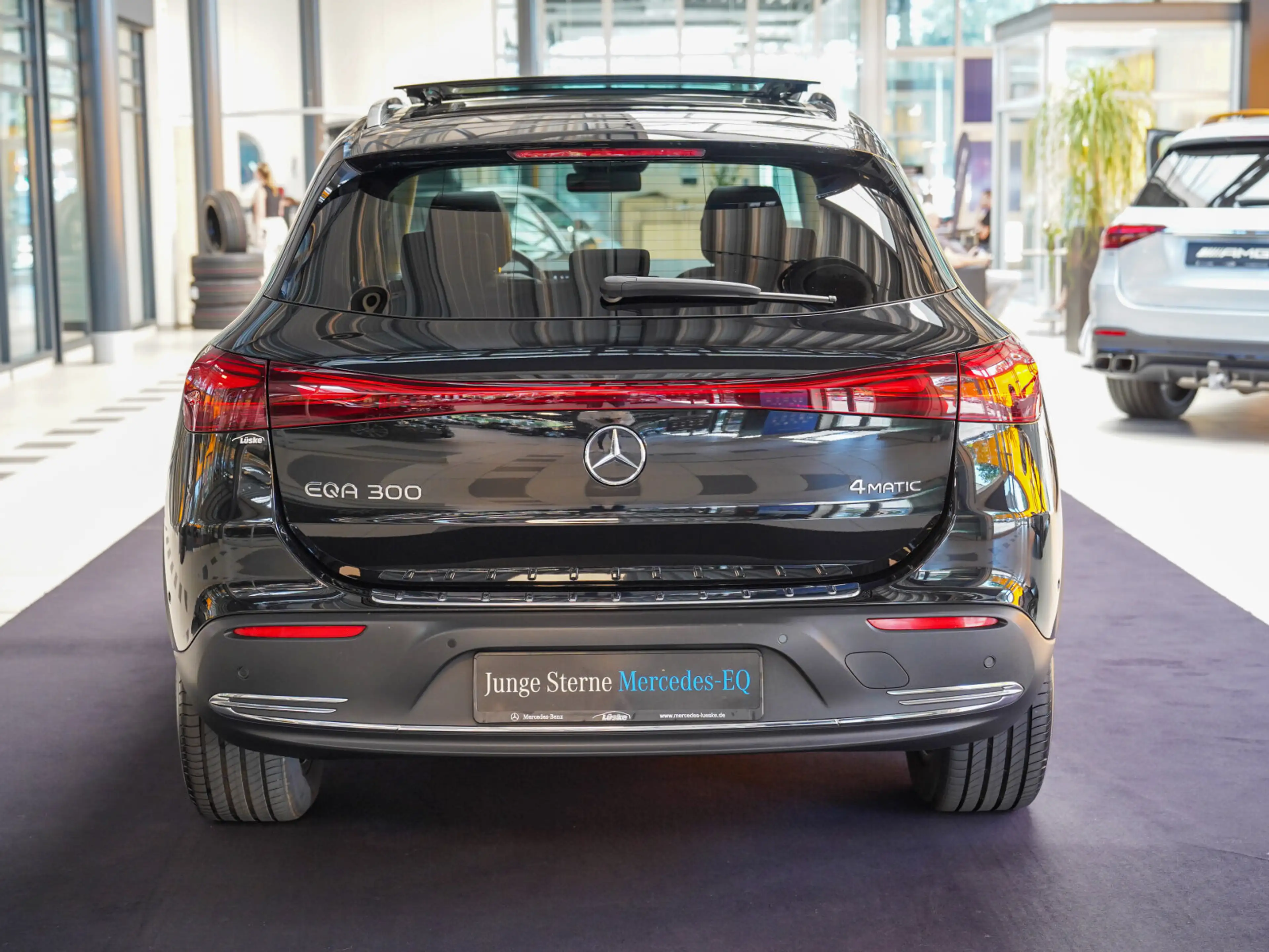 Mercedes-Benz EQA 300 EQA 300 4M Progressive Fahrassistenz 360° Memory — photo 4