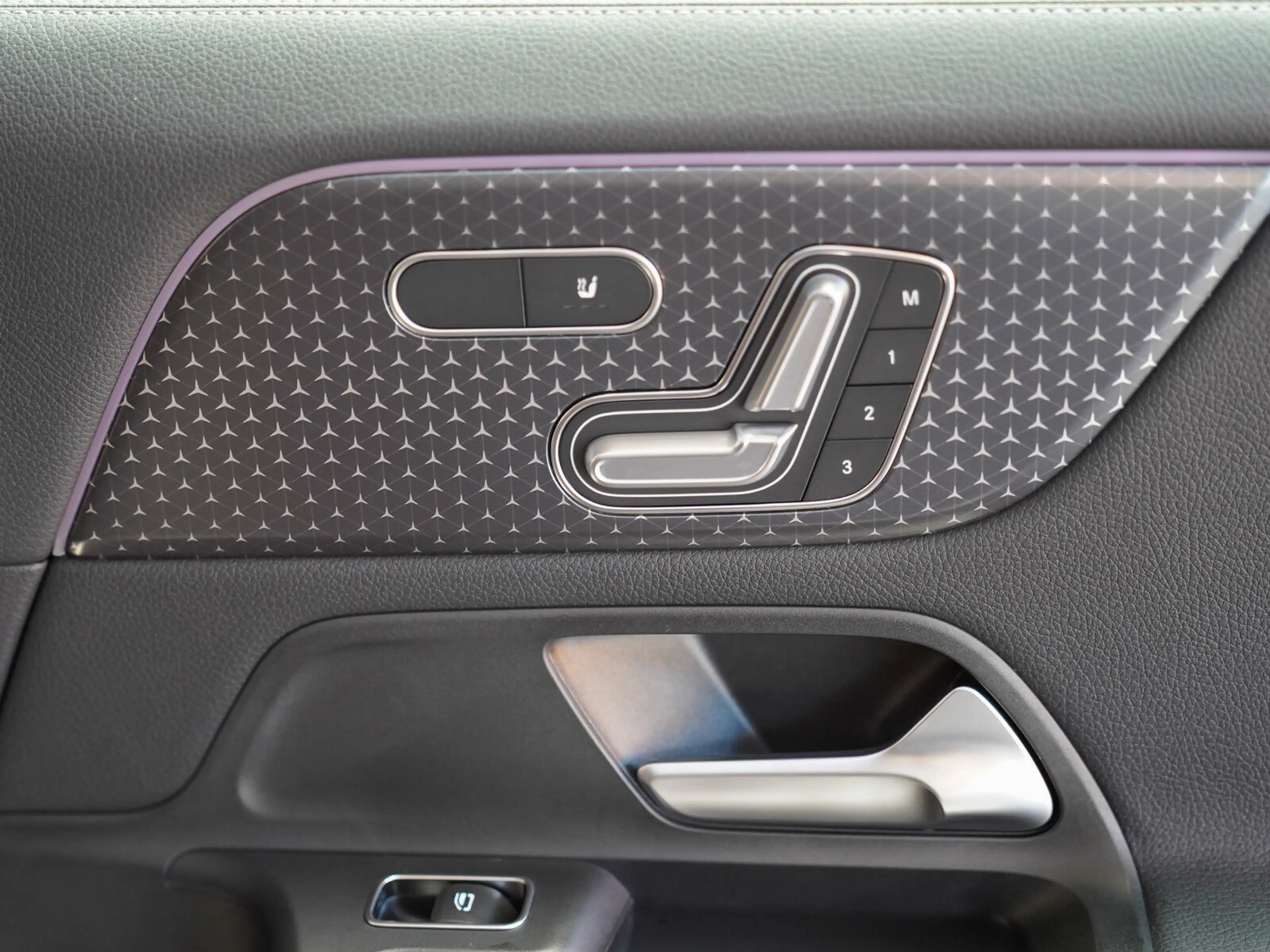 Mercedes-Benz EQA 300 EQA 300 4M Progressive Fahrassistenz 360° Memory — photo 14
