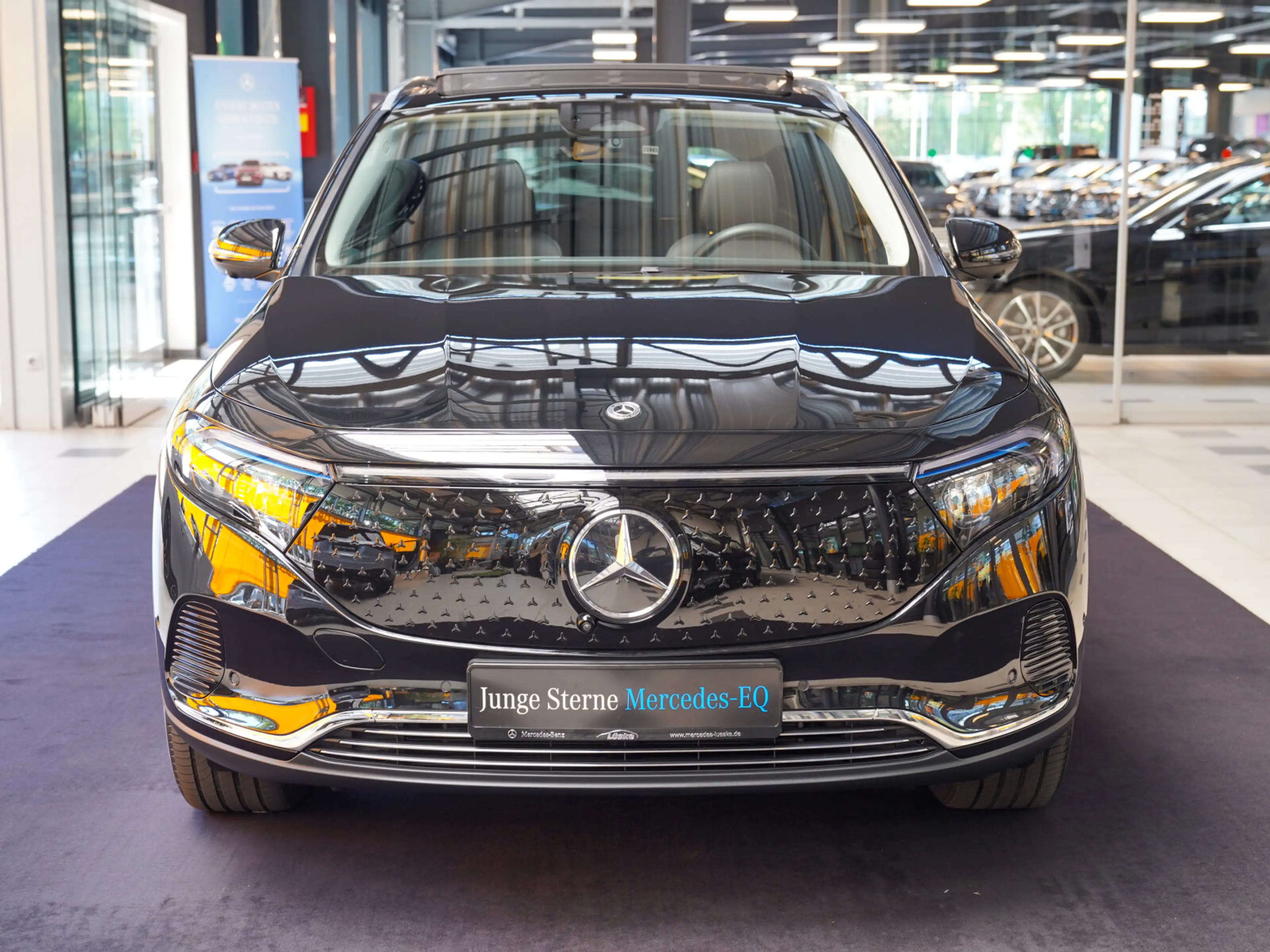 Mercedes-Benz EQA 300 EQA 300 4M Progressive Fahrassistenz 360° Memory — photo 9