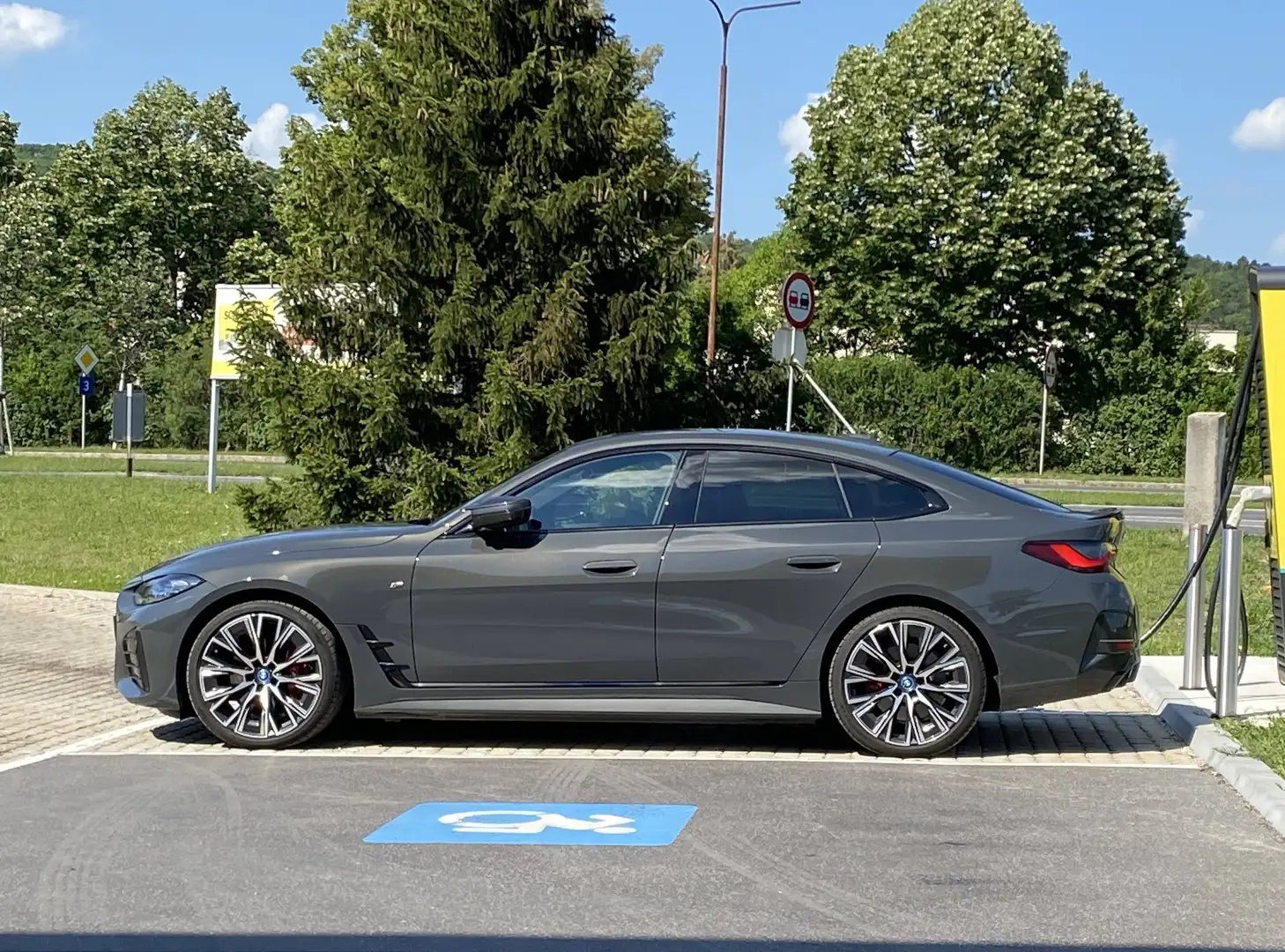 BMW i4 i4 Gran Coupe xDrive M50 80,7kWh Grau - 1