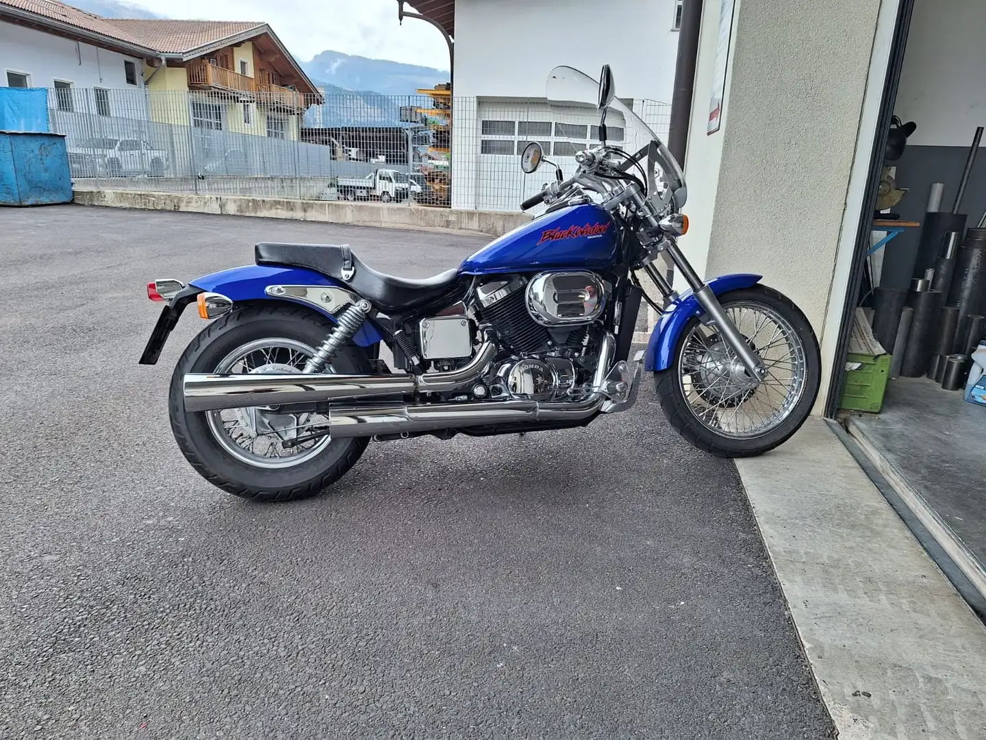 Honda Black Widow Kék - 2