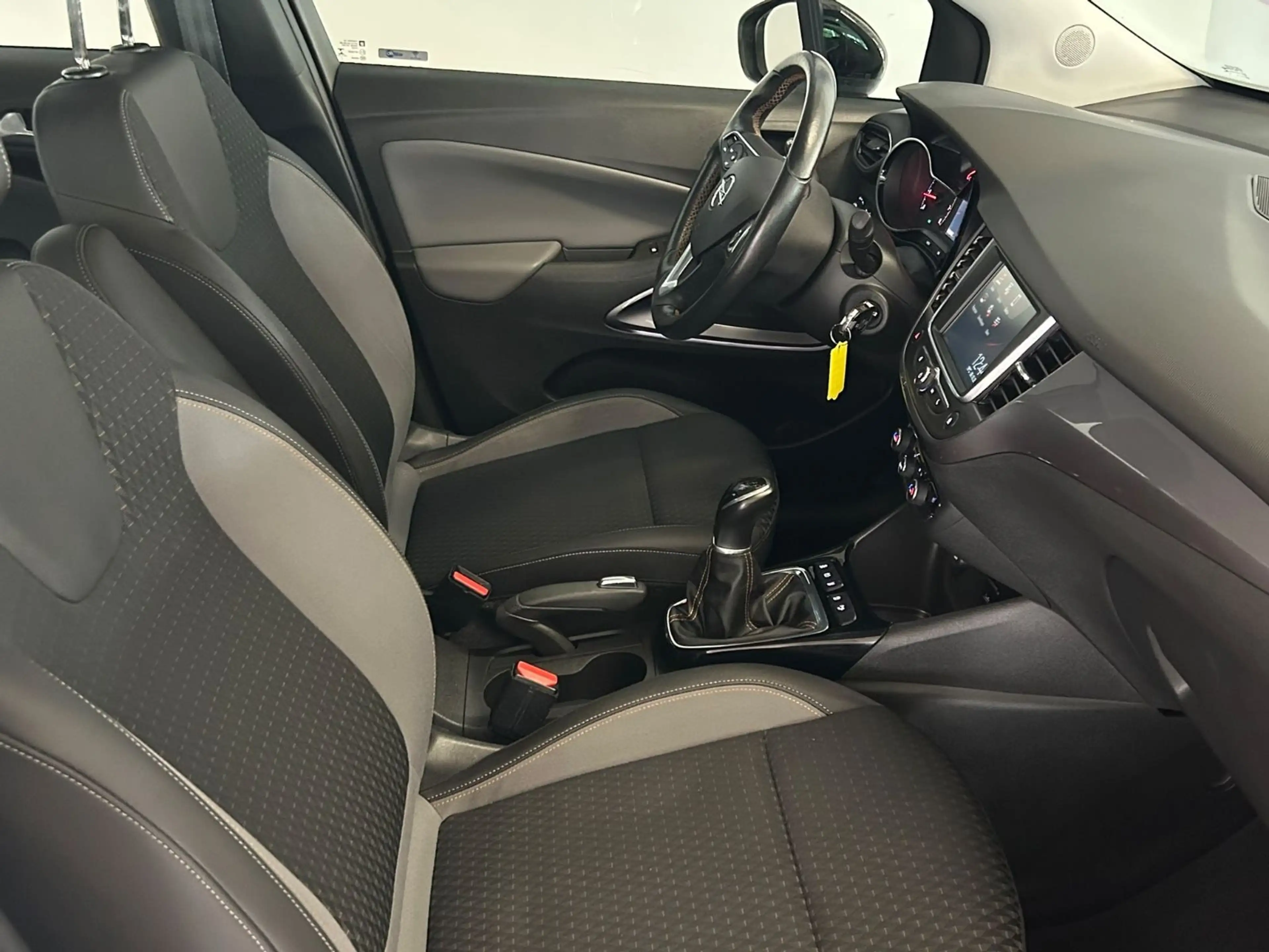 Opel Crossland X — photo 17