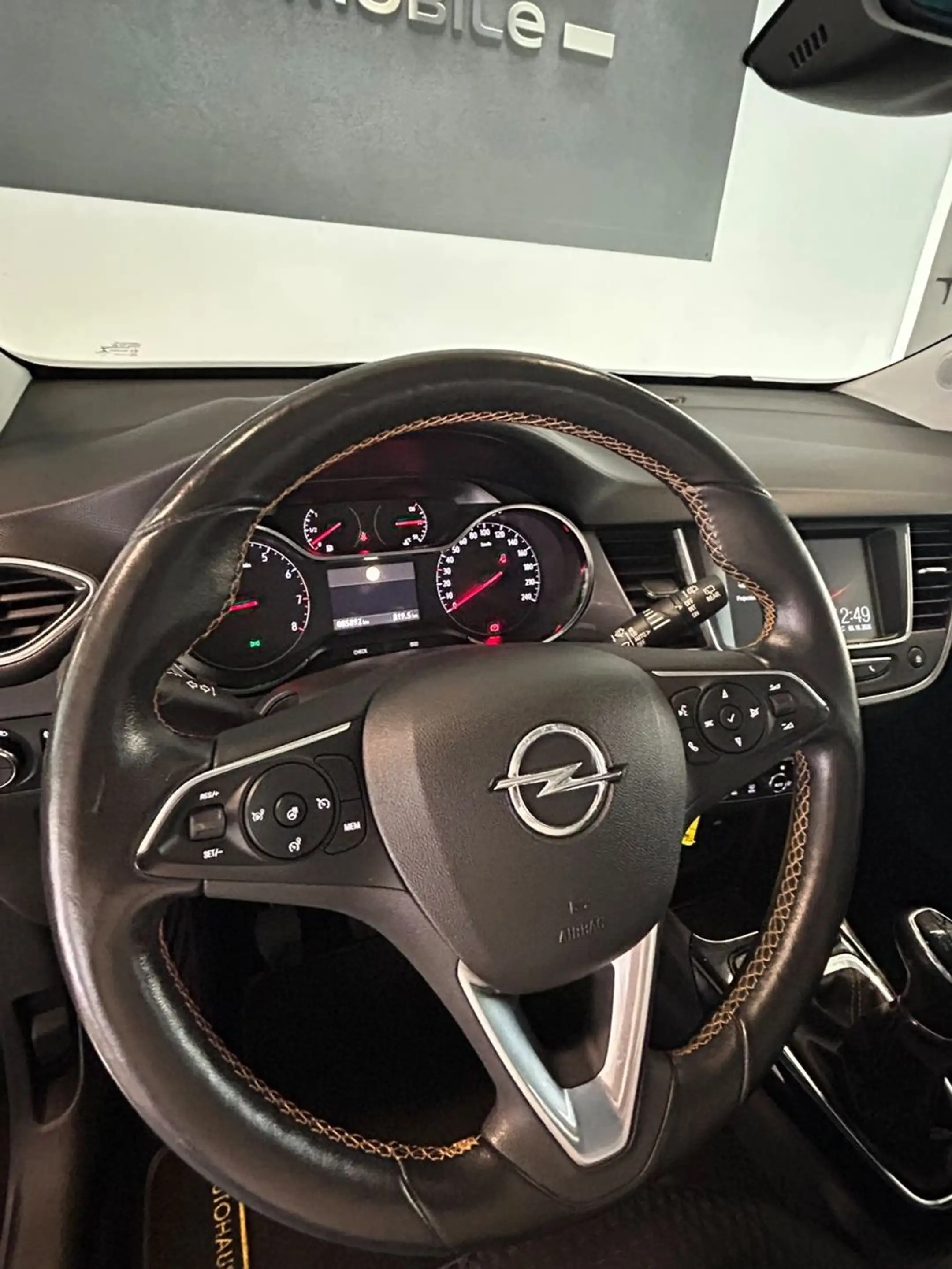 Opel Crossland X — photo 13
