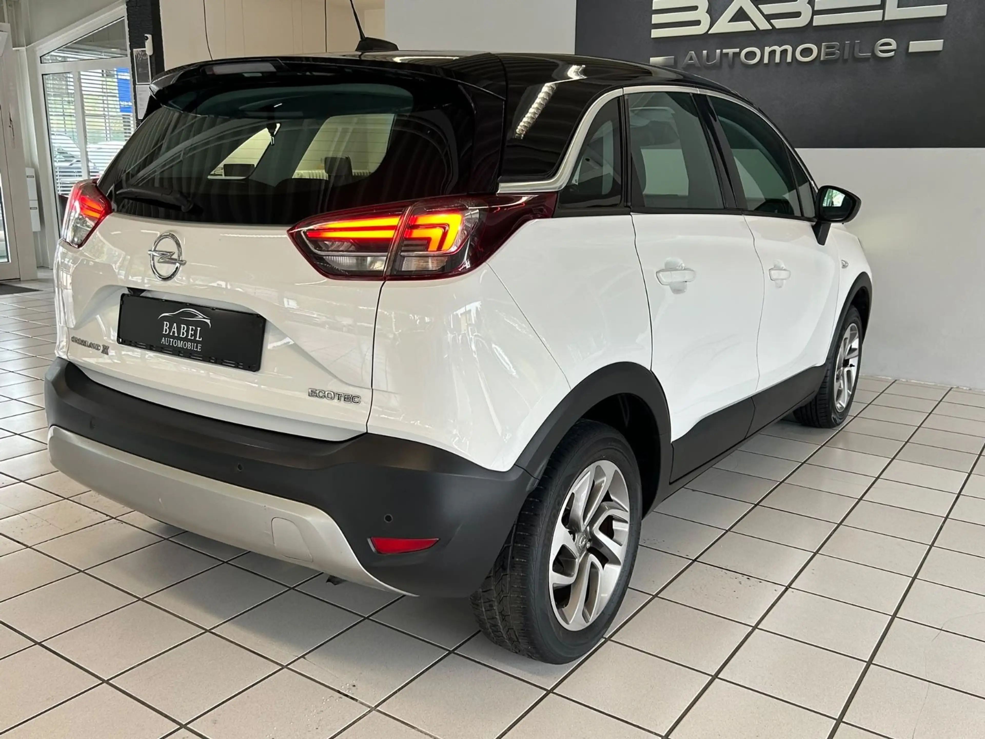 Opel Crossland X — photo 11