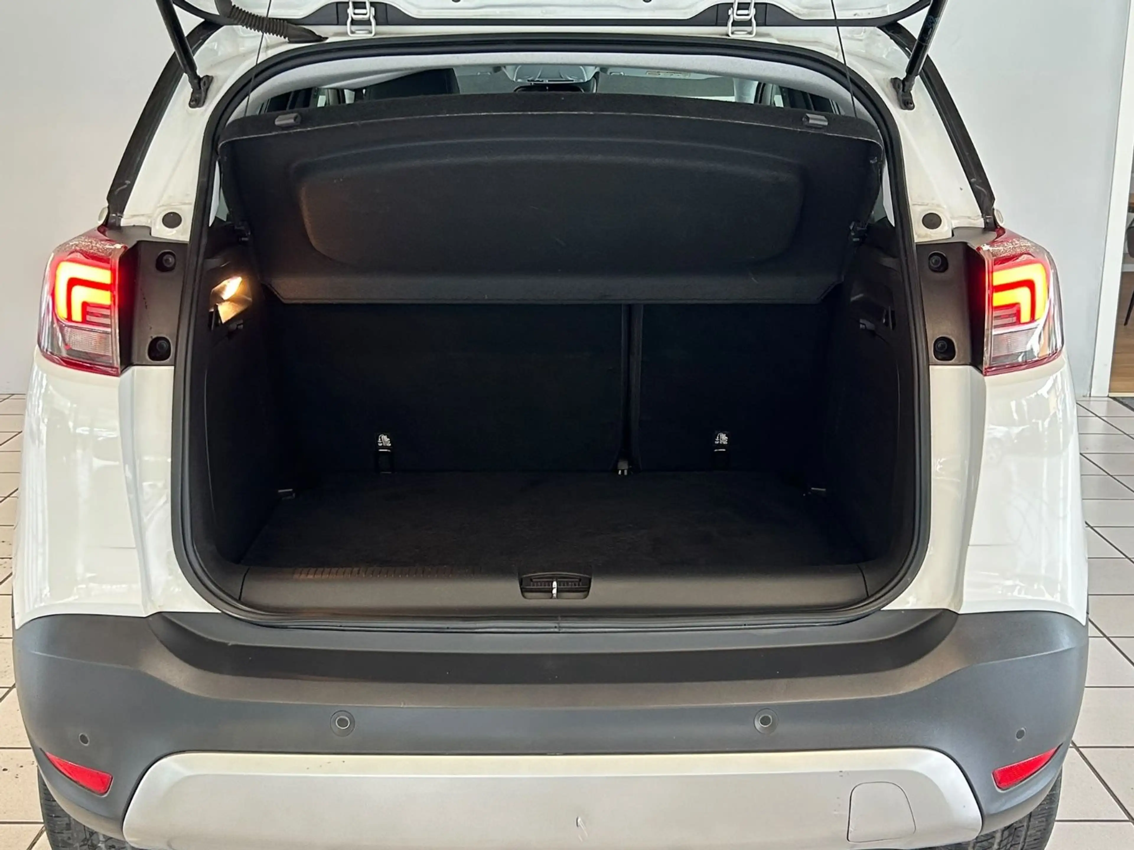 Opel Crossland X — photo 22