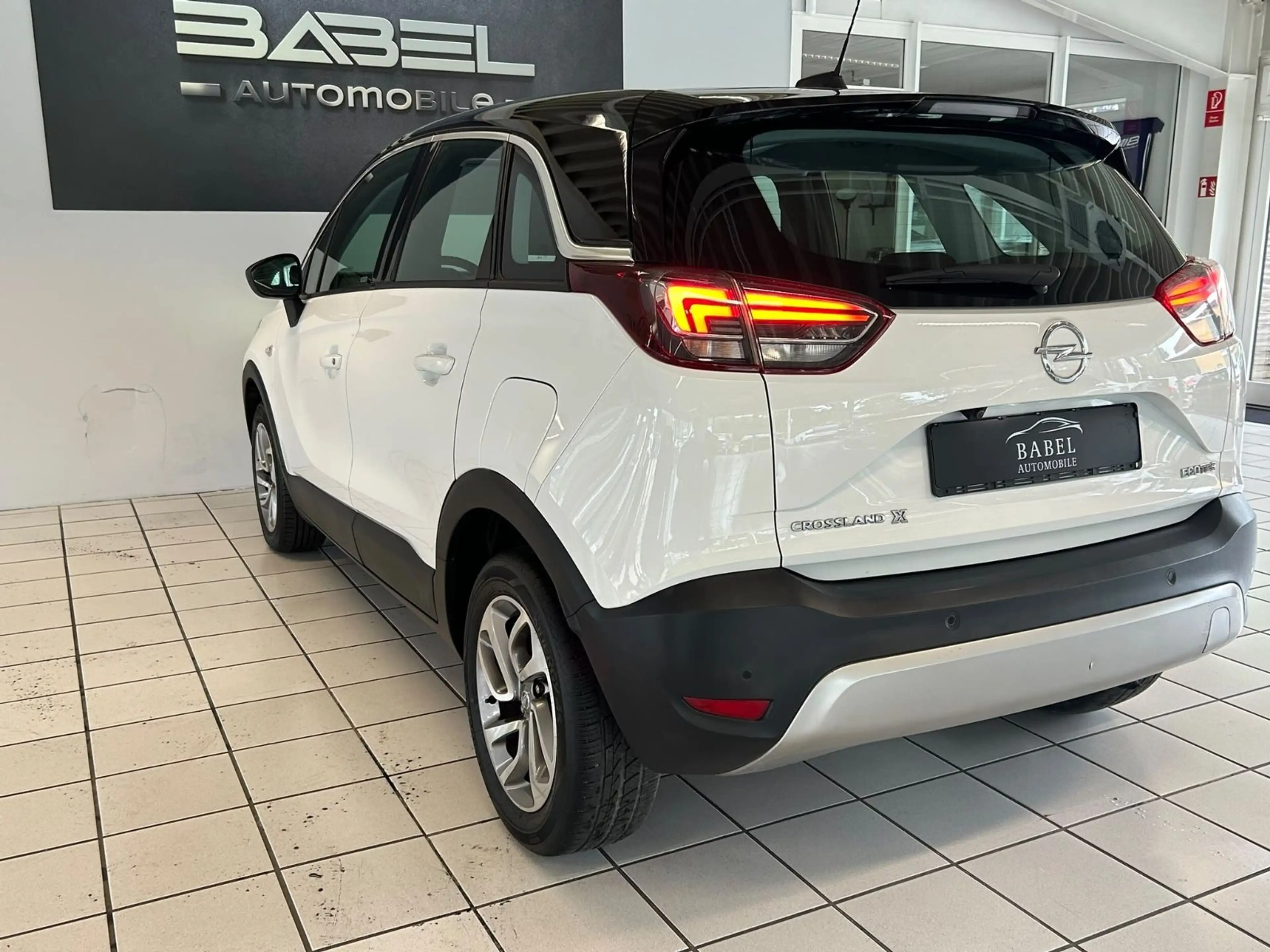 Opel Crossland X — photo 10