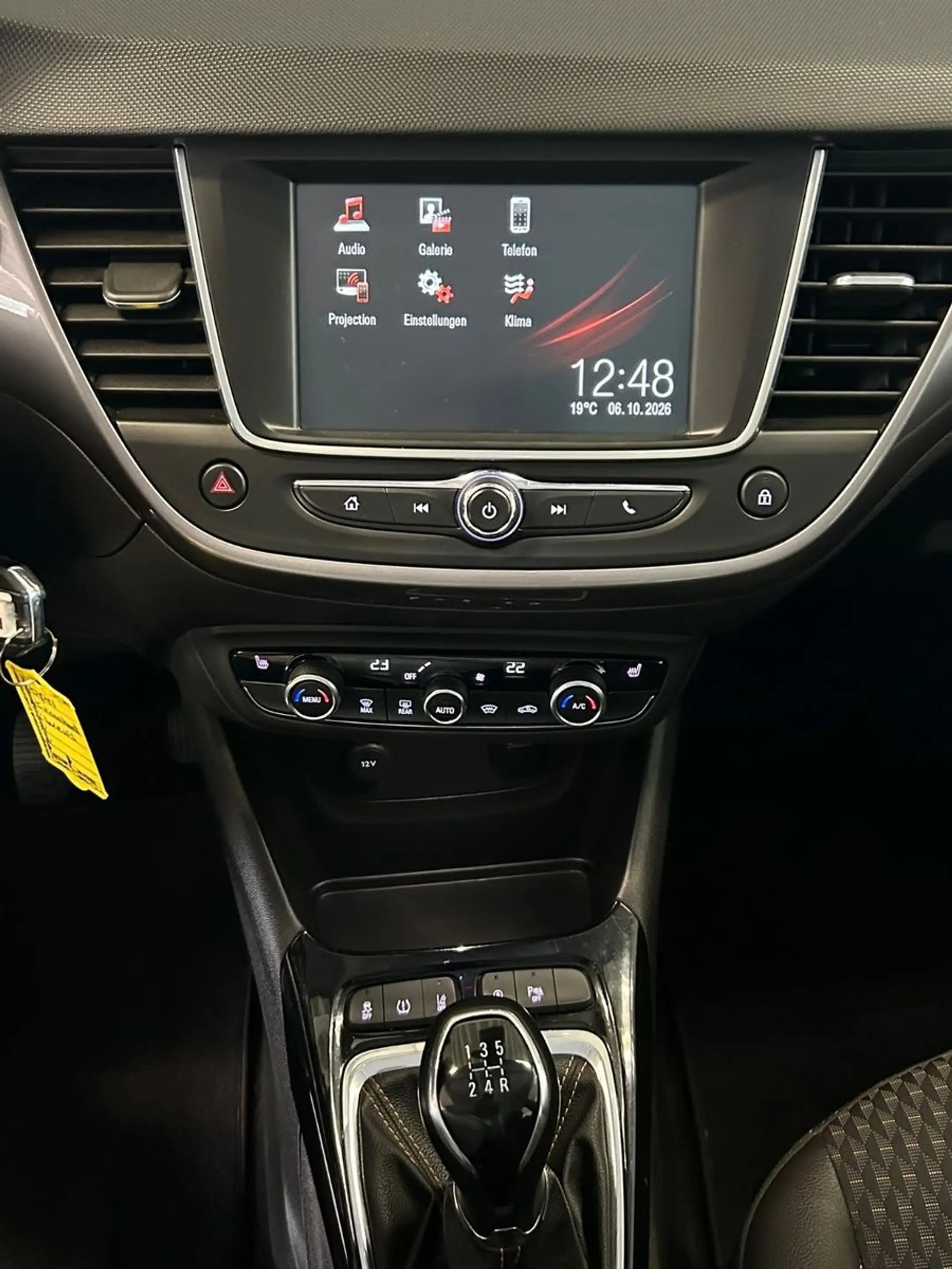 Opel Crossland X — photo 15