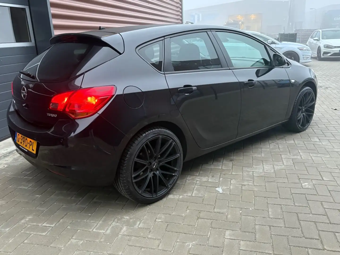 Opel Astra 1.4 TURBO SPORT 140PK /STOELVERW / 18INCH / NW TU Zwart - 2