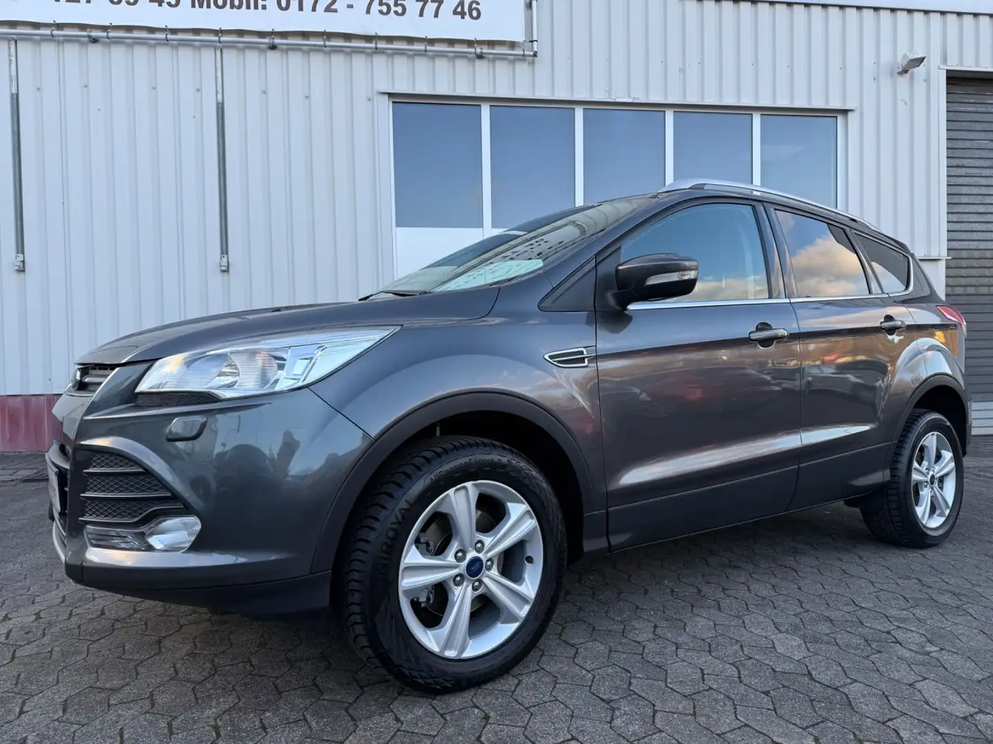 Ford Kuga 1,5 110kW 150PS Sync Edition/SHZ/PDC/1.Hand Grau - 2