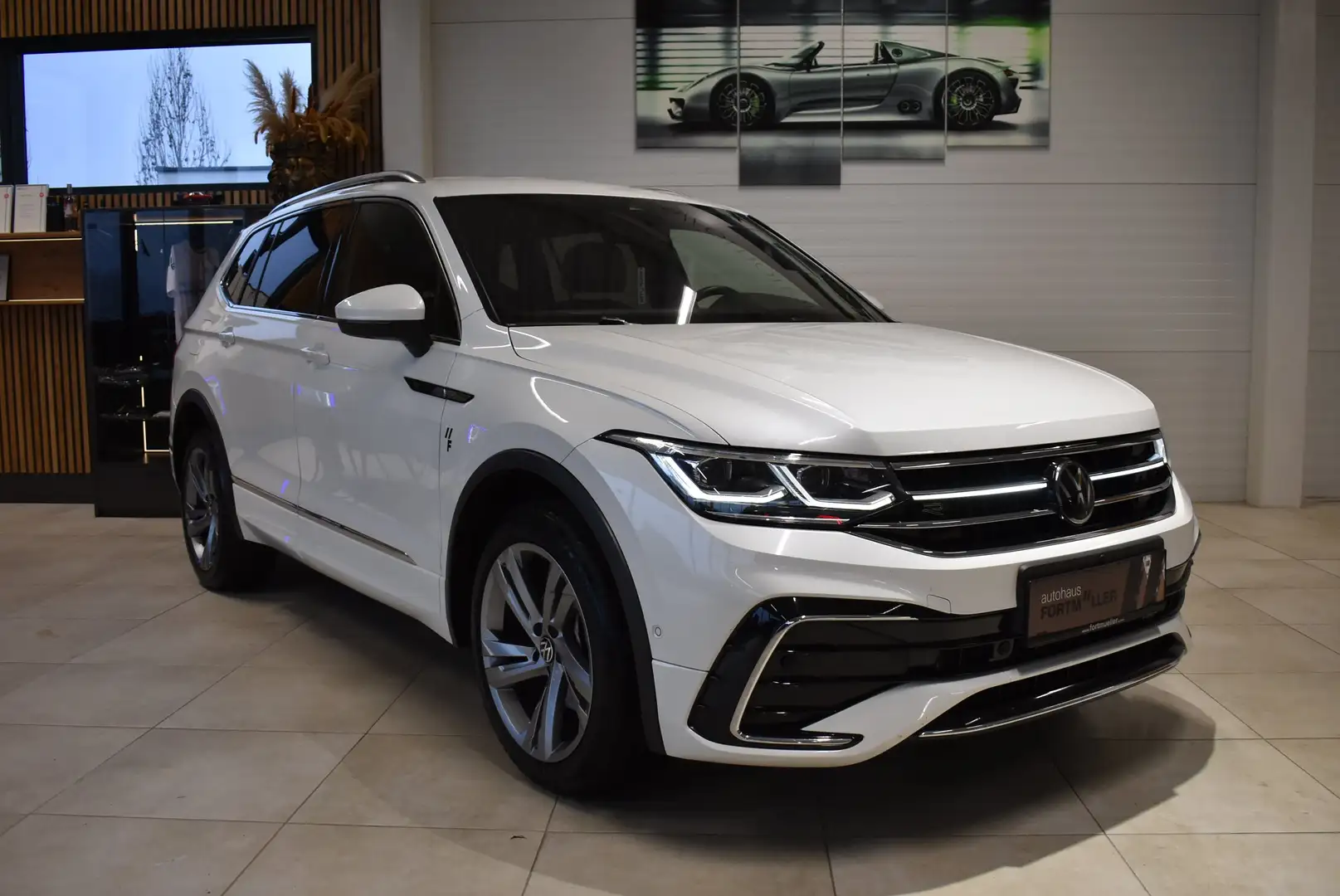 Volkswagen Tiguan Allspace 2.0 TDI //R-Line 4Motion DSG //AHK Weiß - 2