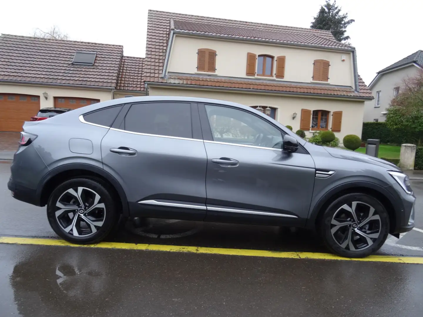 Renault Arkana TECHNO Mild Hybrid 140 EDC Grigio - 2