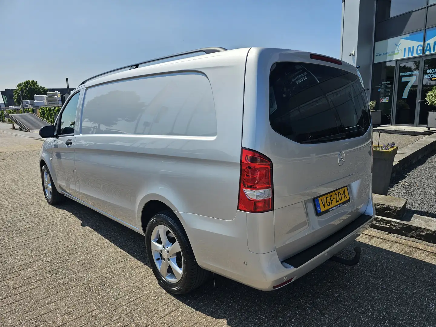 Mercedes-Benz Vito 114 CDI Extra Lang Automaat * Navi * Camera * PDC Grijs - 2