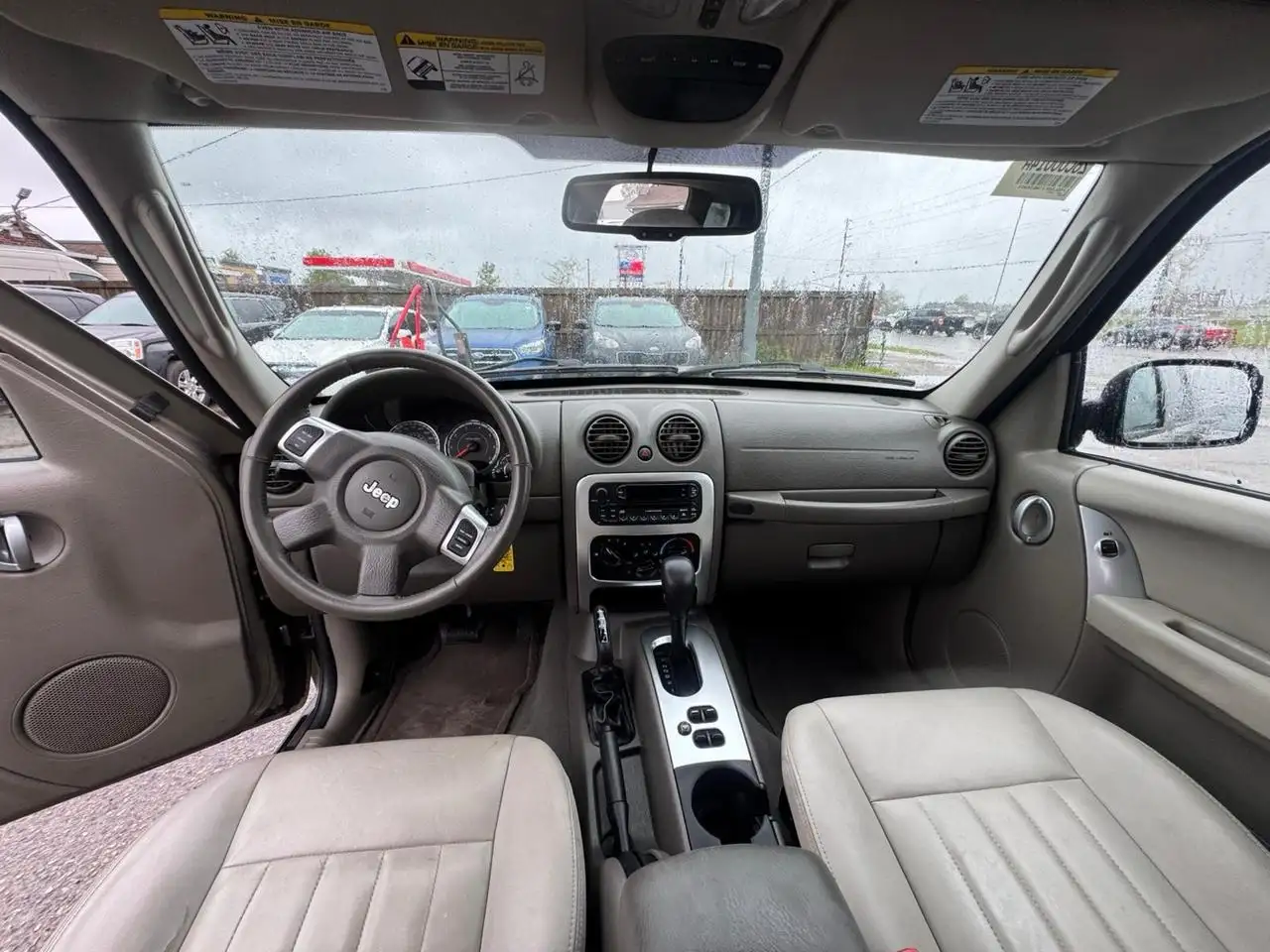 Jeep Liberty снимка Jeep Liberty