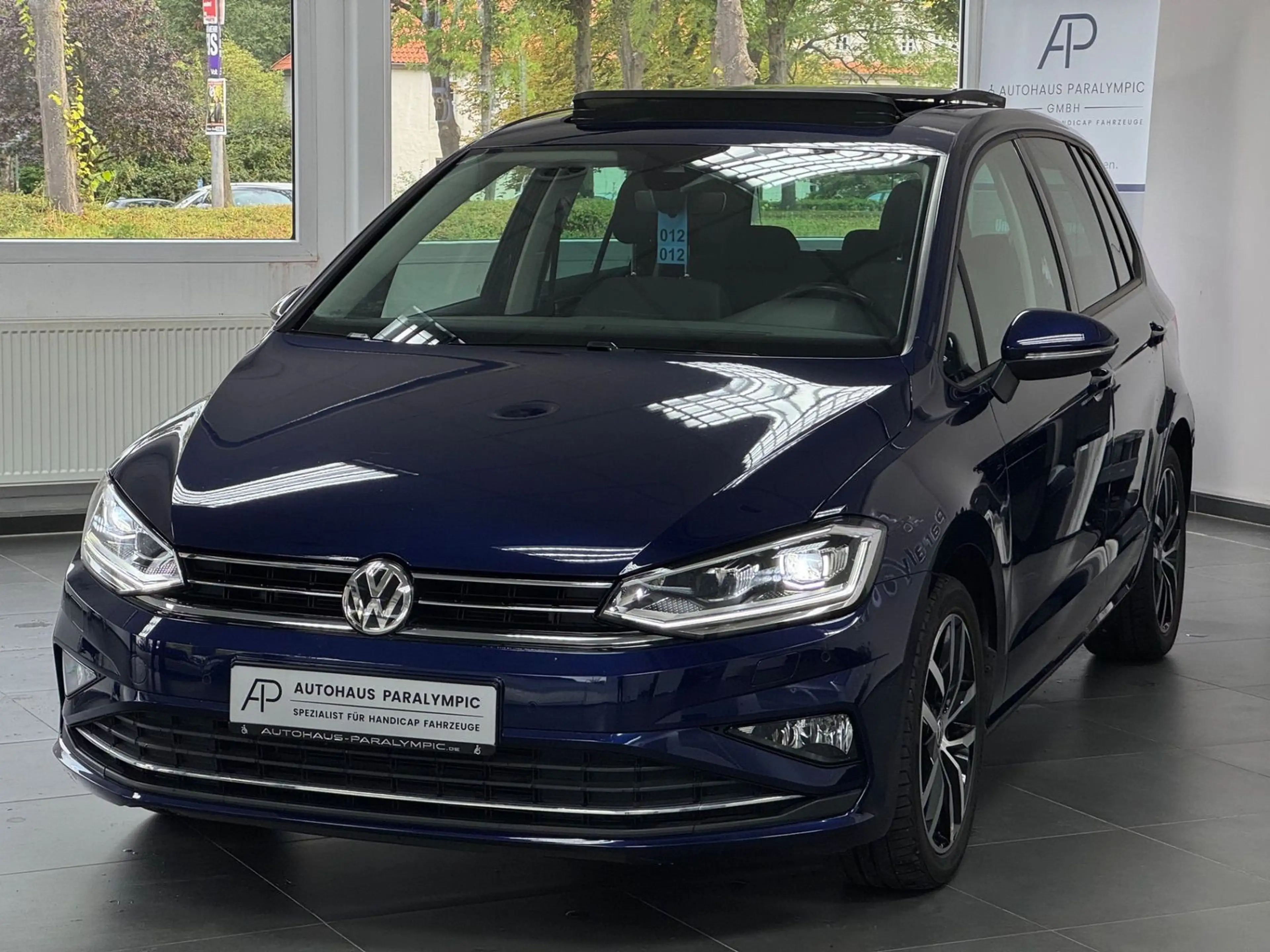 Volkswagen Golf Sportsvan Golf VII SV 1.5 TSI Join PANO NAV — photo 3