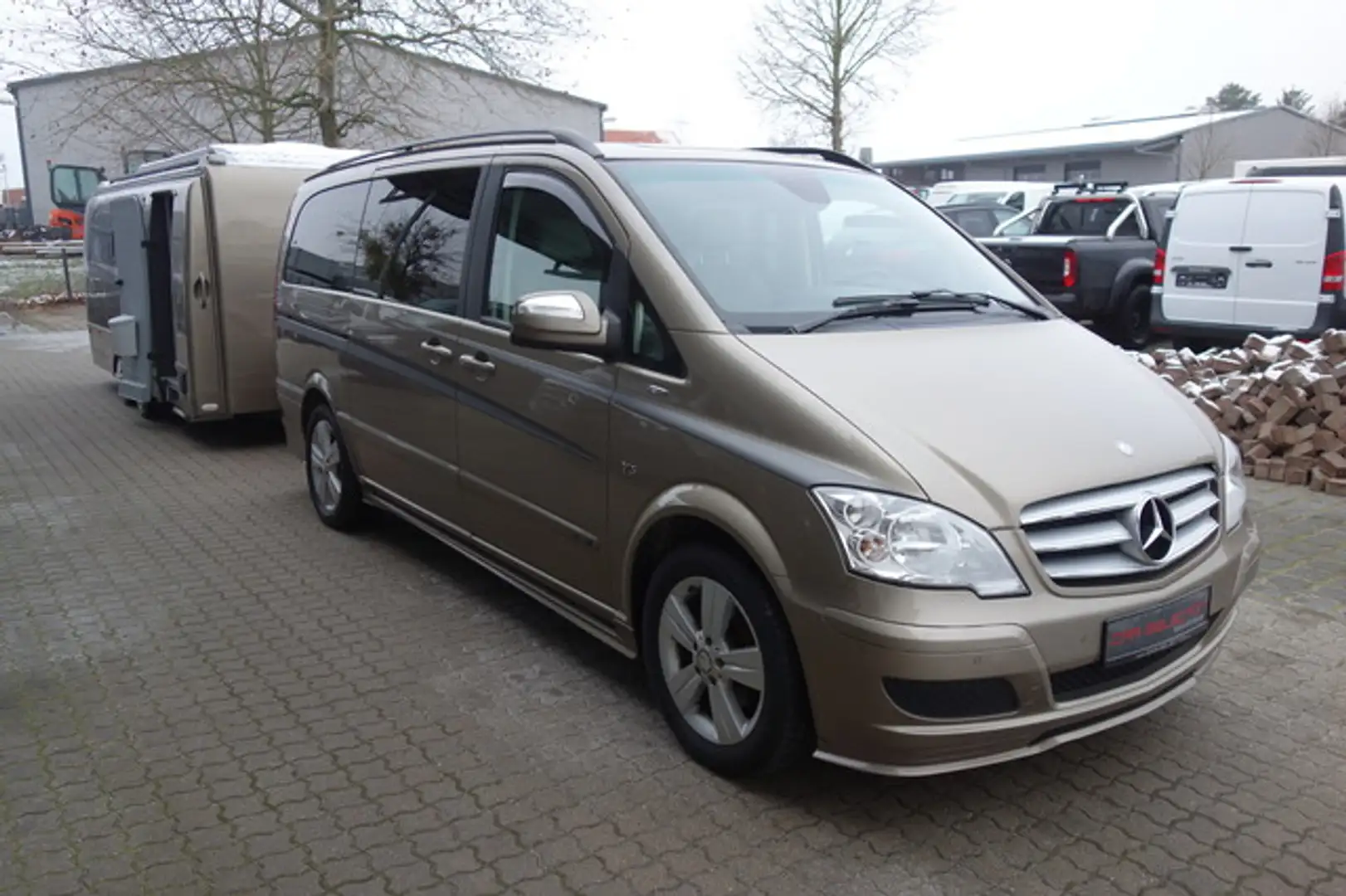 Mercedes-Benz Viano 3,0 CDI V6 Lang Wohnmobil mit Anhänger Beige - 2