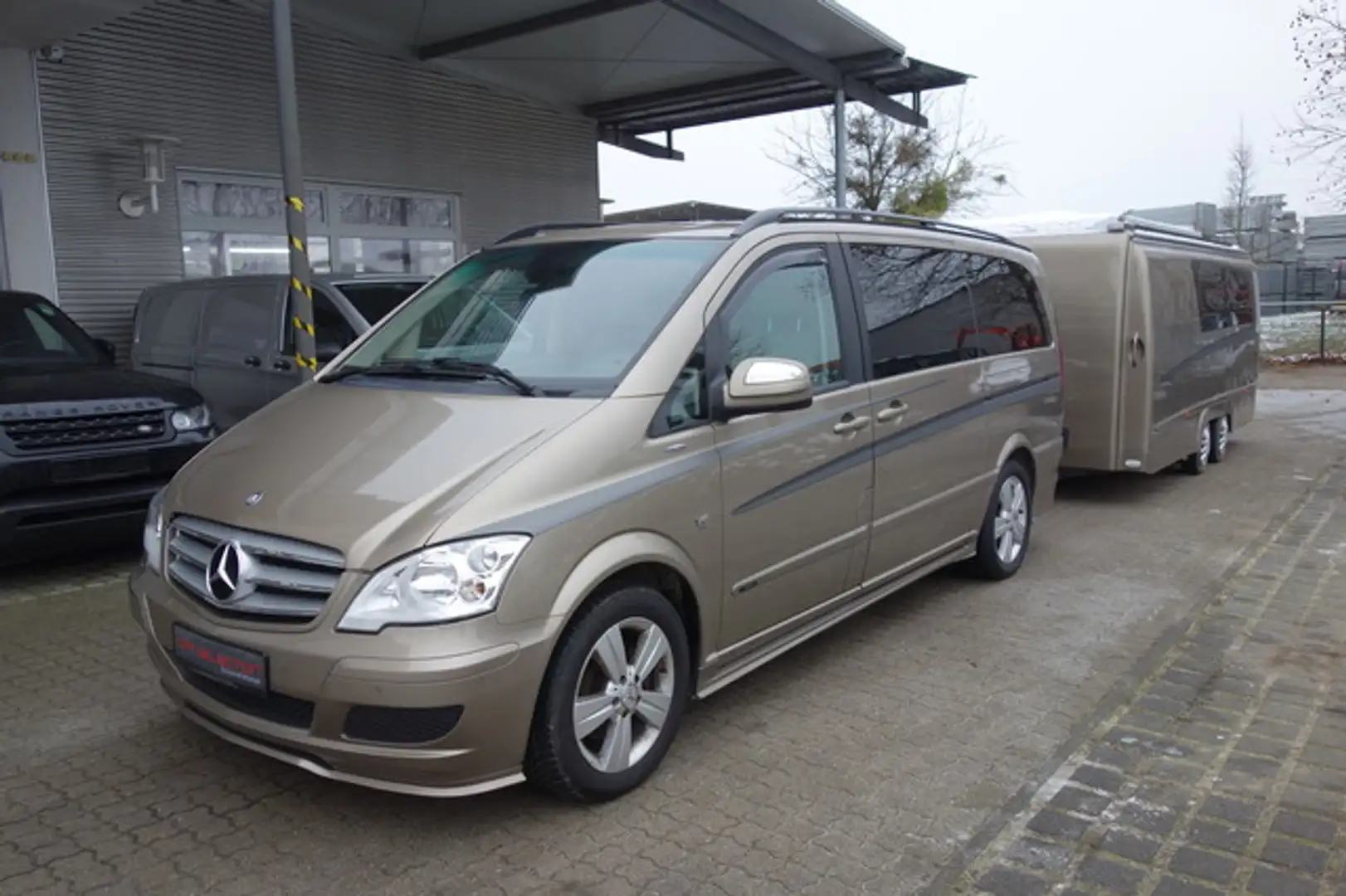 Mercedes-Benz Viano 3,0 CDI V6 Lang Wohnmobil mit Anhänger Beige - 1