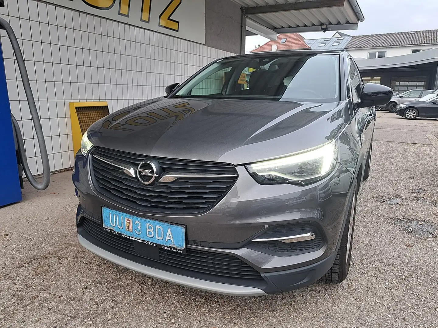 Opel Grandland X 1,2 Turbo Direct Injection Innovation Start/Stop Grau - 2