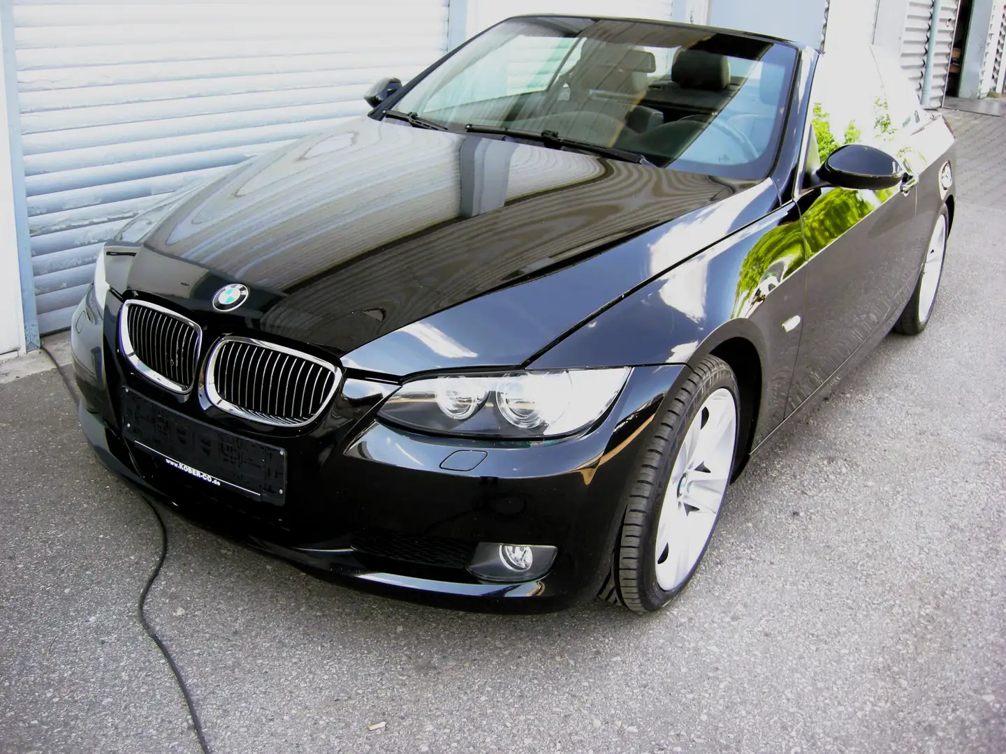 BMW 330 330i Cabrio Aut. Noir - 1