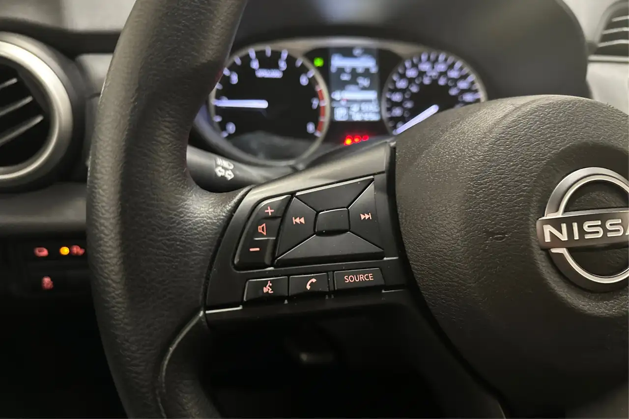 Nissan Versa снимка Nissan Versa