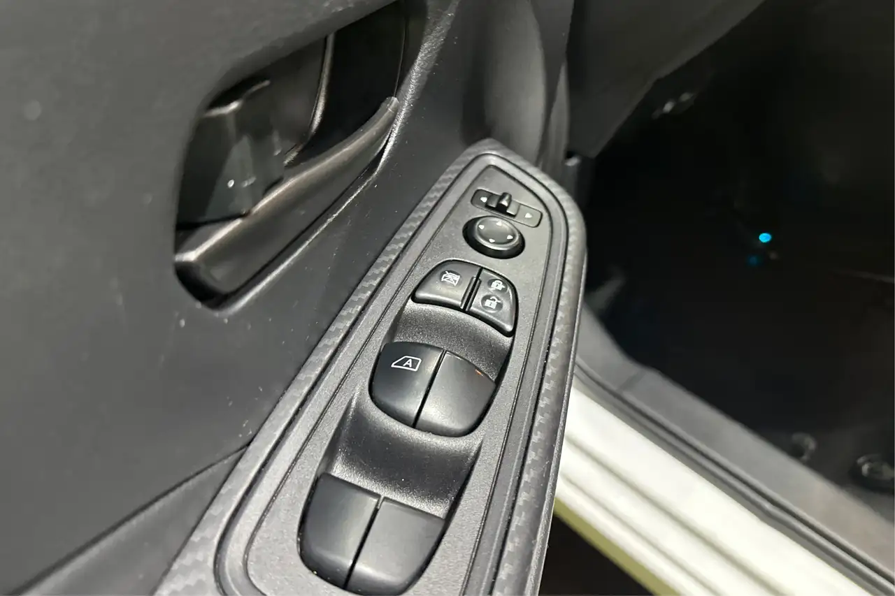 Nissan Versa снимка Nissan Versa