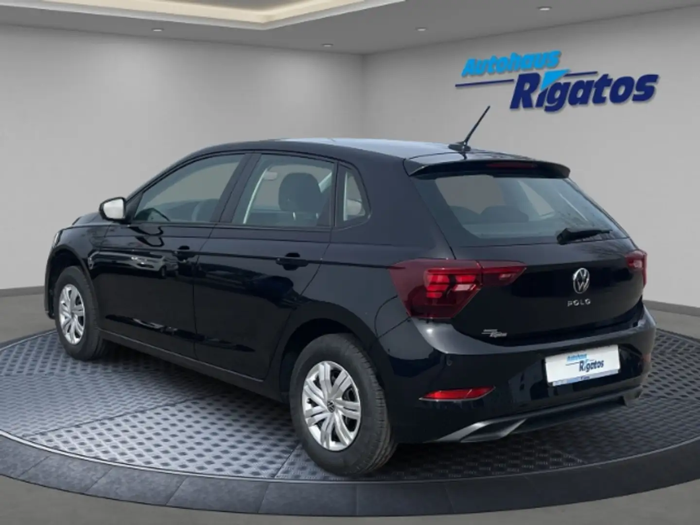 Volkswagen Polo Plus Edition 1.0 MPI Sitzheizung, Einparkhilfe Zwart - 2