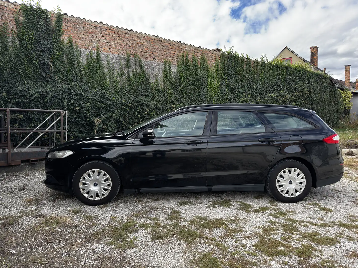 Ford Mondeo Turnier Trend 1.5 TDCi ECOnetic Start/Stop Schwarz - 2