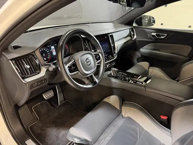 Volvo V60 view 11