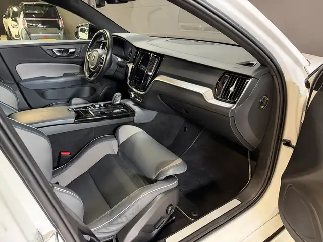 Volvo V60 view 27
