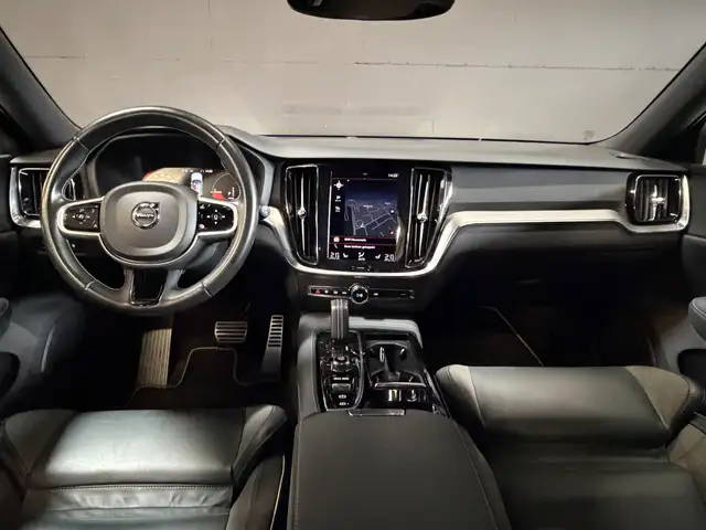 Volvo V60 view 2