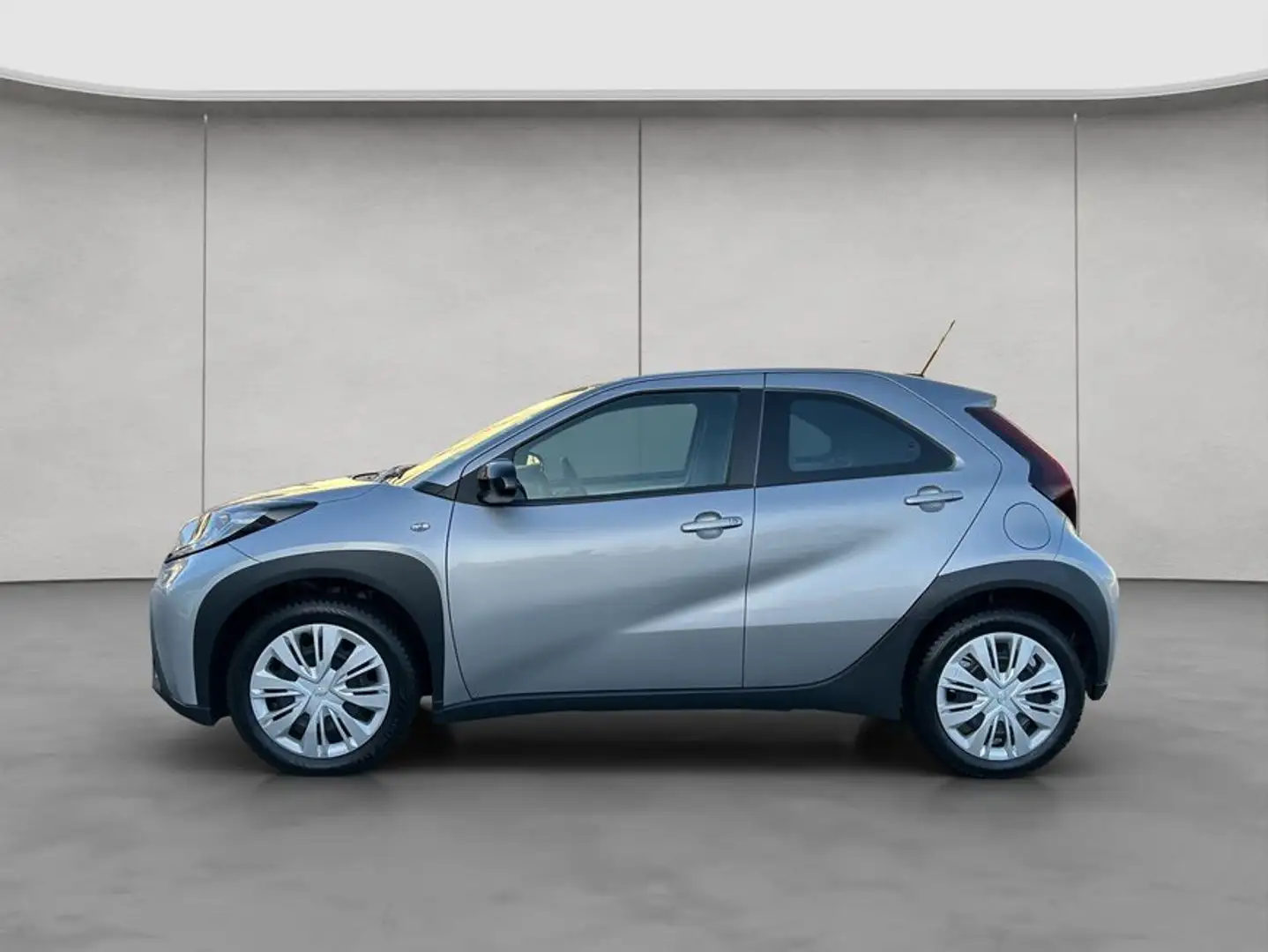 Toyota Aygo X X 1.0 S-CVT Play Silber - 2