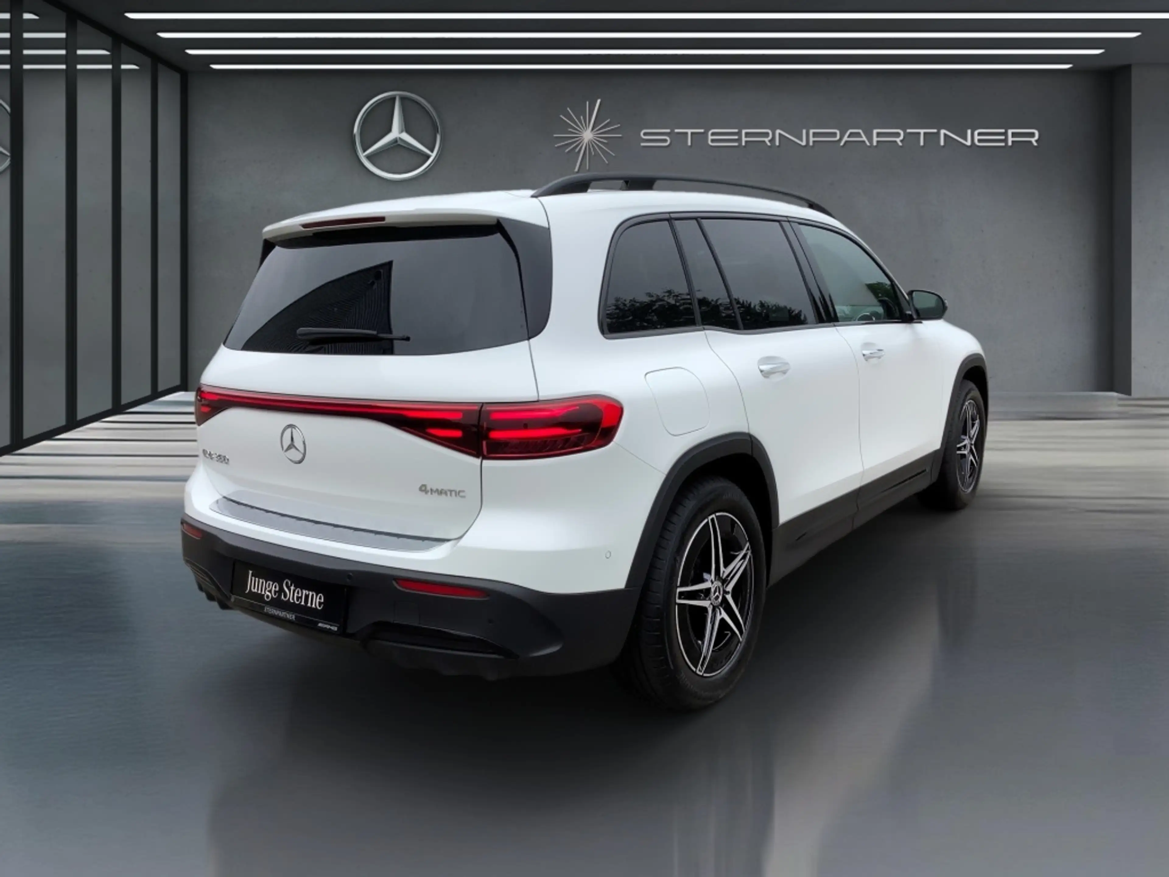 Mercedes-Benz EQB 350 4M AMG+PANO+HuD+DISTR+NIGHT+AMBIENTE+360 — photo 13