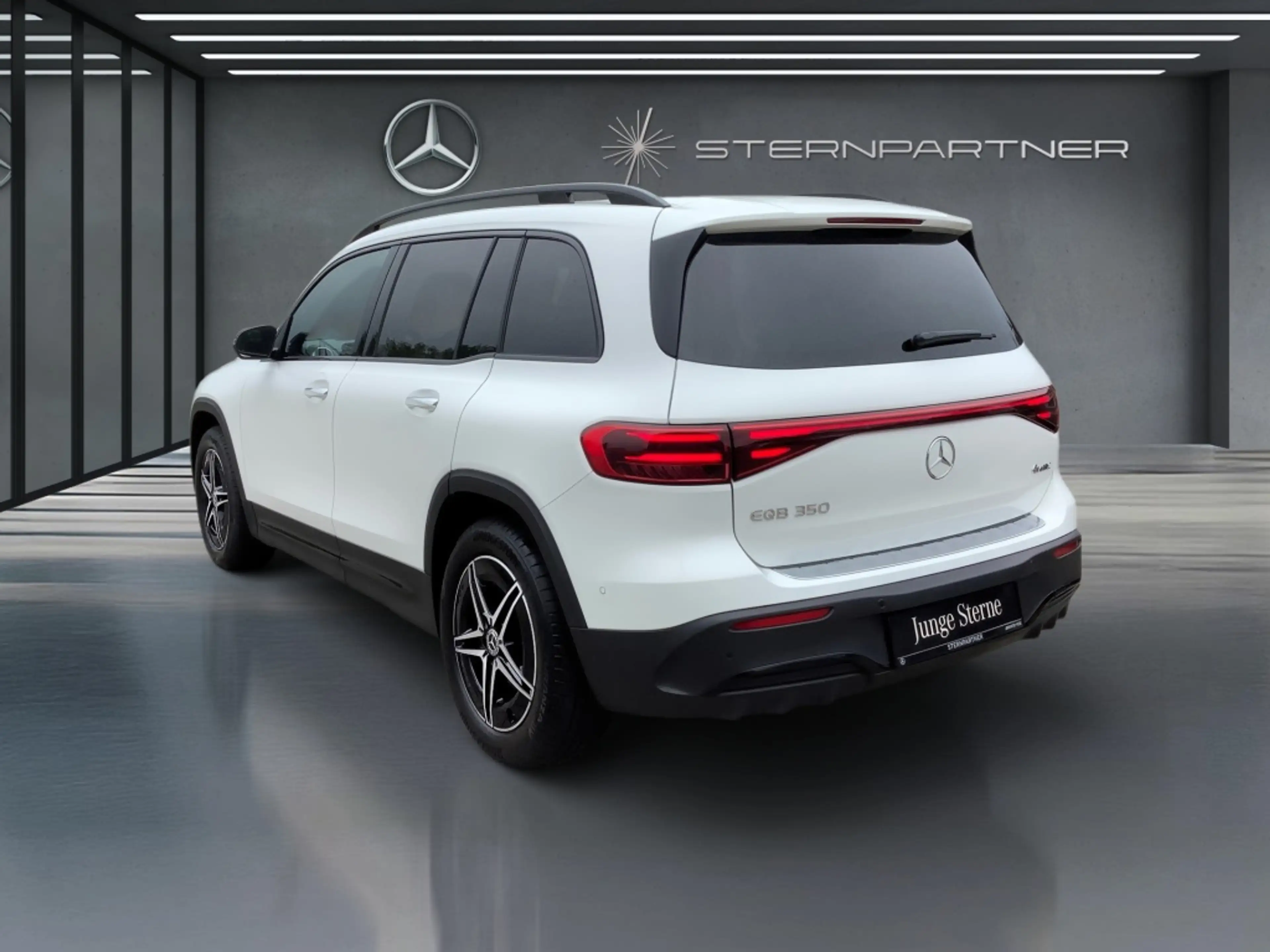 Mercedes-Benz EQB 350 4M AMG+PANO+HuD+DISTR+NIGHT+AMBIENTE+360 — photo 9