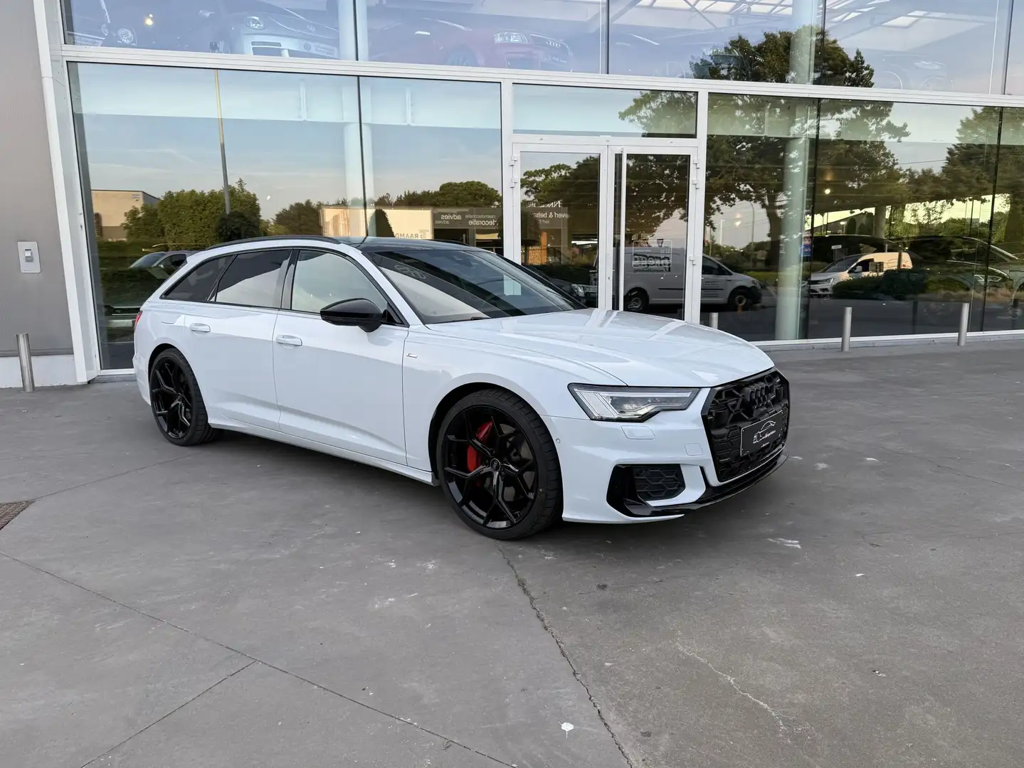 Audi A6 50TFSIe PLUG IN * MATRIX * PANO * CAM 360 *BLACK * Wit - 1