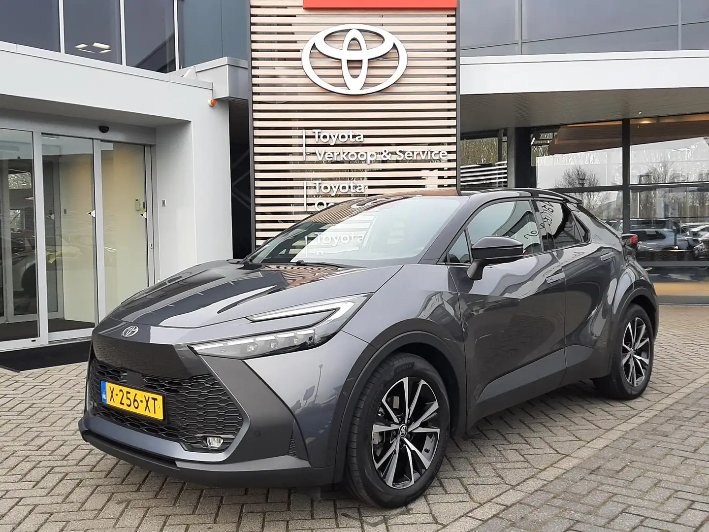 Toyota C-HR 1.8 Hybrid 140 First Edition AFN-TREKHAAK 360CAMER Grau - 1
