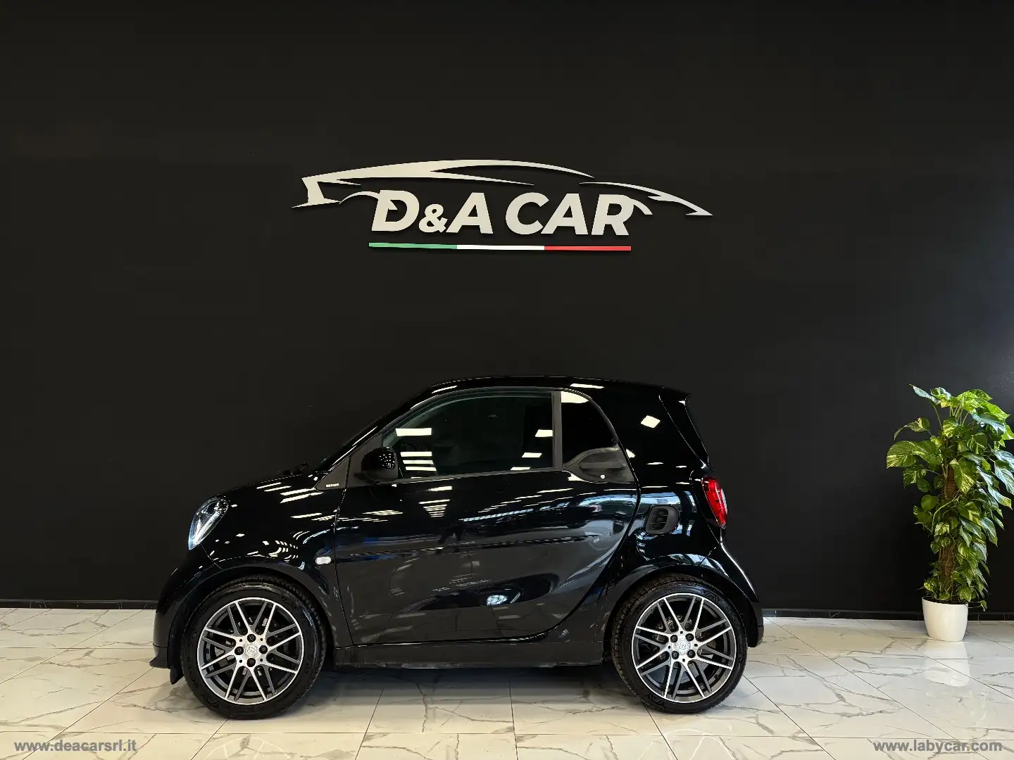 smart brabus BRABUS 0.9 Turbo twinamic Schwarz - 1