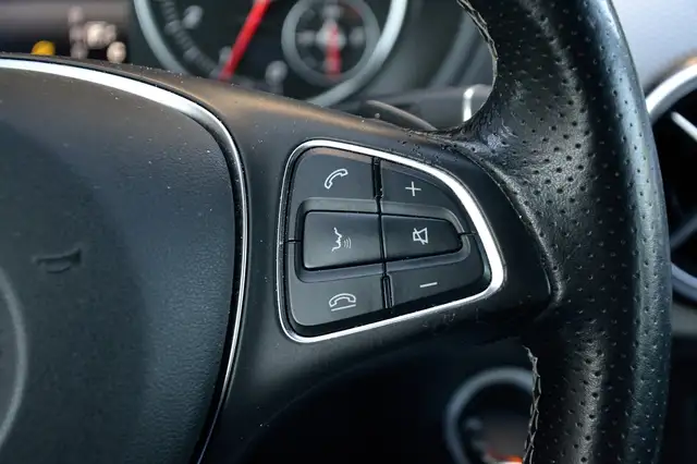 Mercedes-Benz B Class view 11