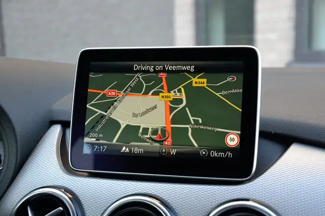 Mercedes-Benz B Class view 13