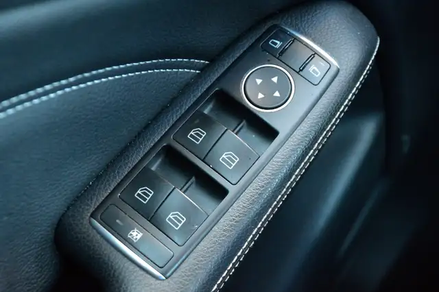 Mercedes-Benz B Class view 12