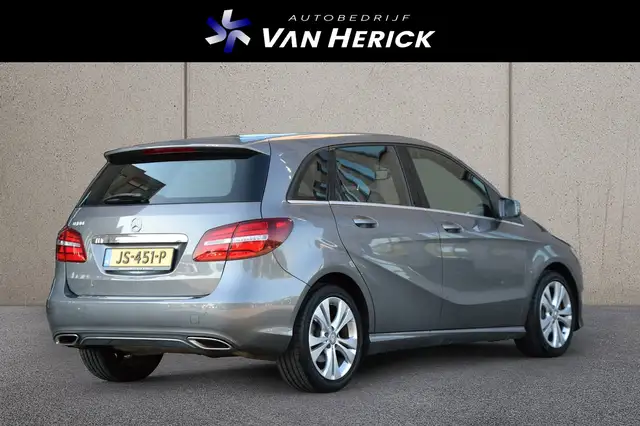 Mercedes-Benz B Class view 4