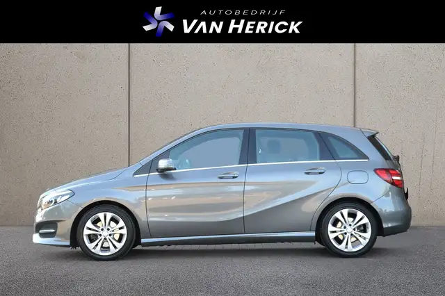 Mercedes-Benz B Class view 2