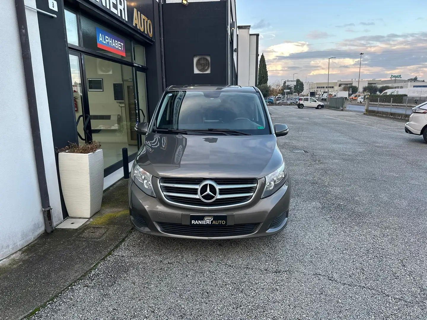 Mercedes-Benz V 200 kompact 8p. auto navi pdc full Szürke - 2