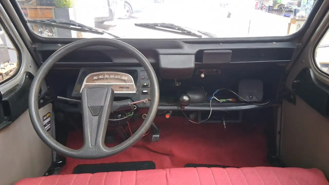 Citroen 2CV Bild 10
