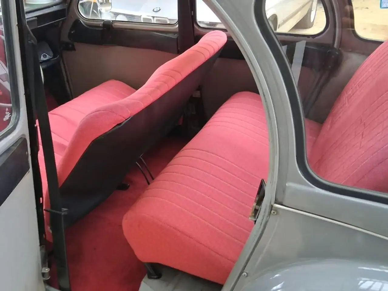 Citroen 2CV Bild 12