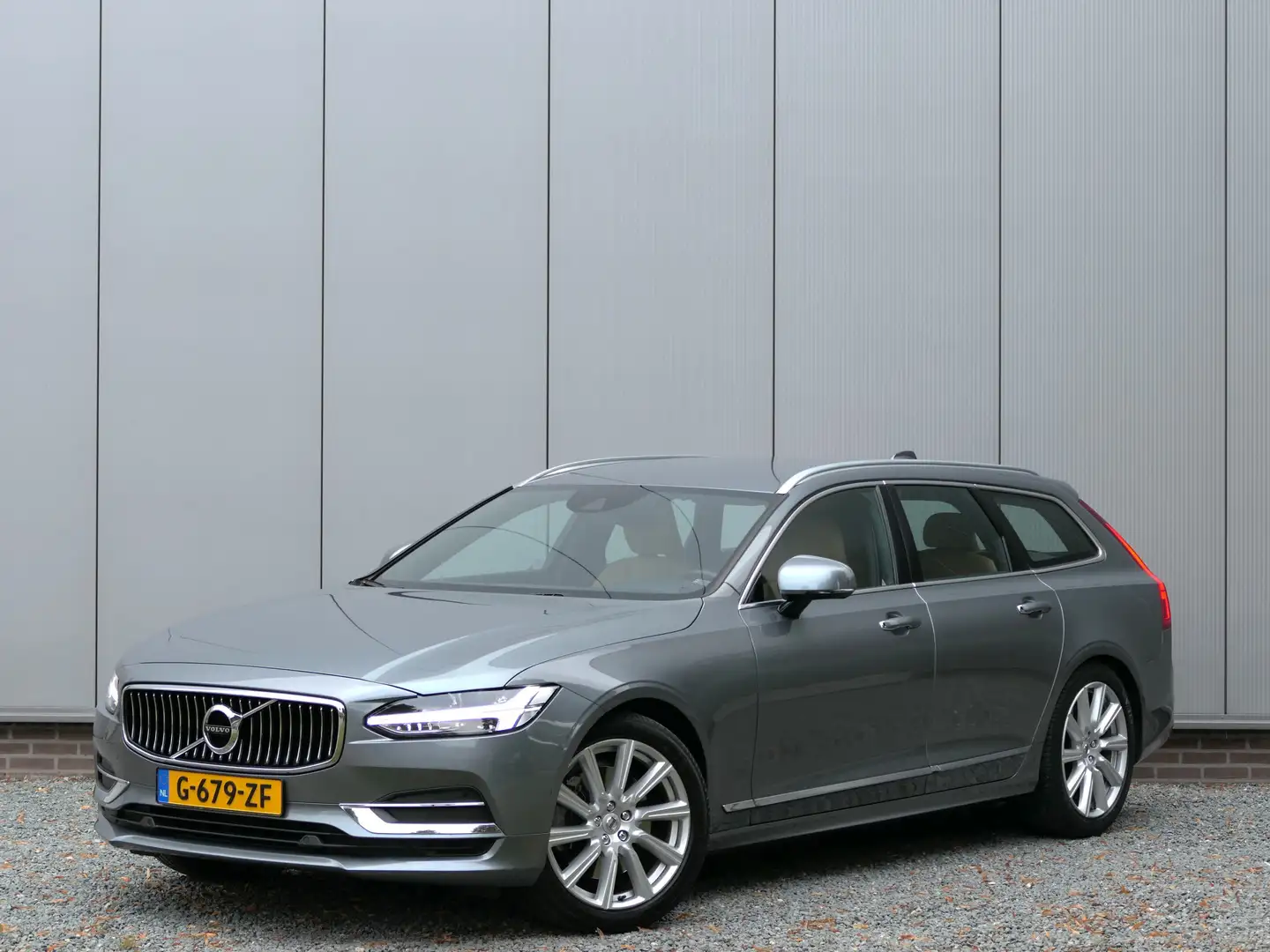 Volvo V90 T4 Inscription Standkachel / Trekhaak / Nappaleer Gris - 1