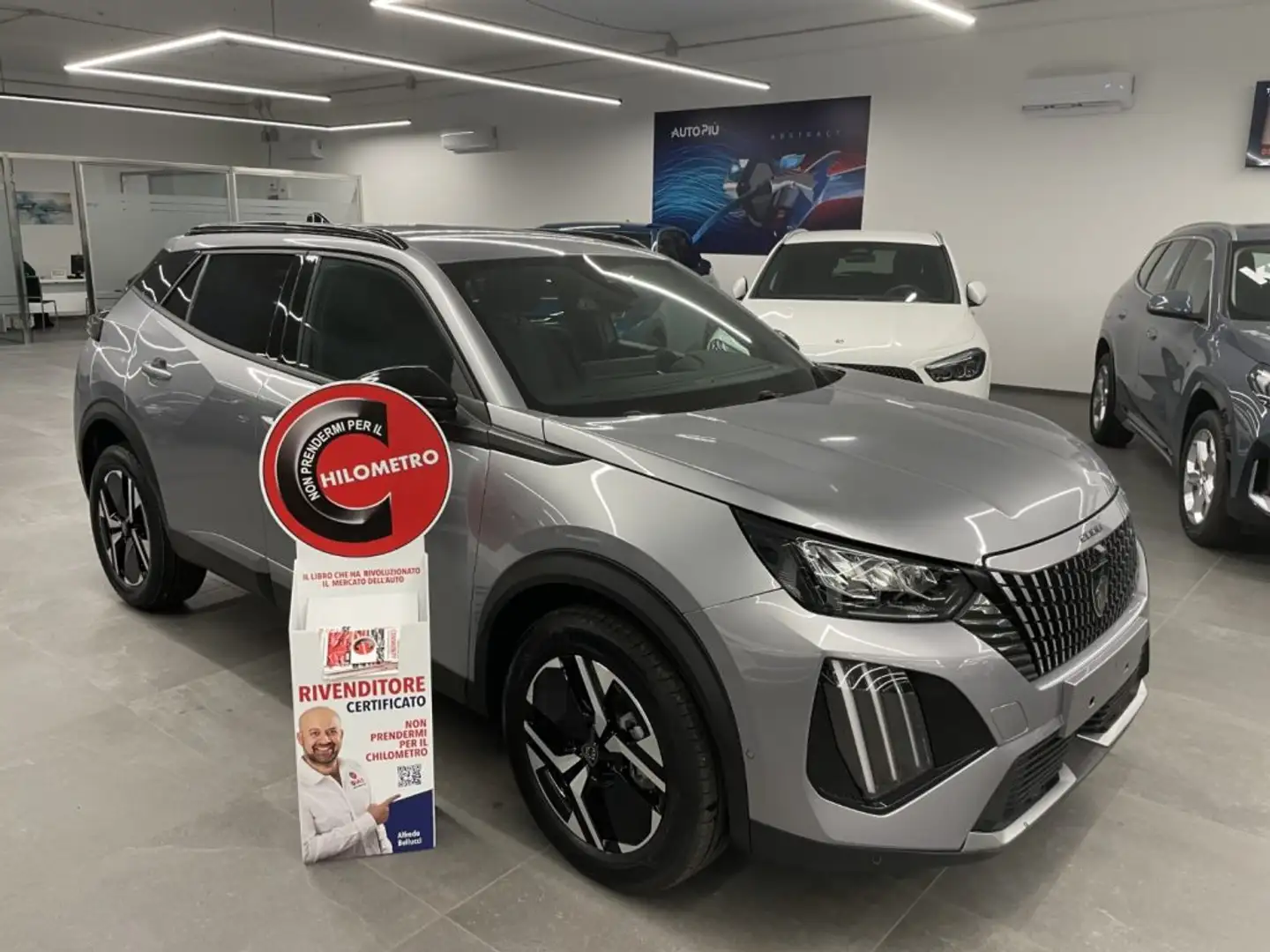 Peugeot 2008 1.2 PureTech 100 CV Allure Silber - 1