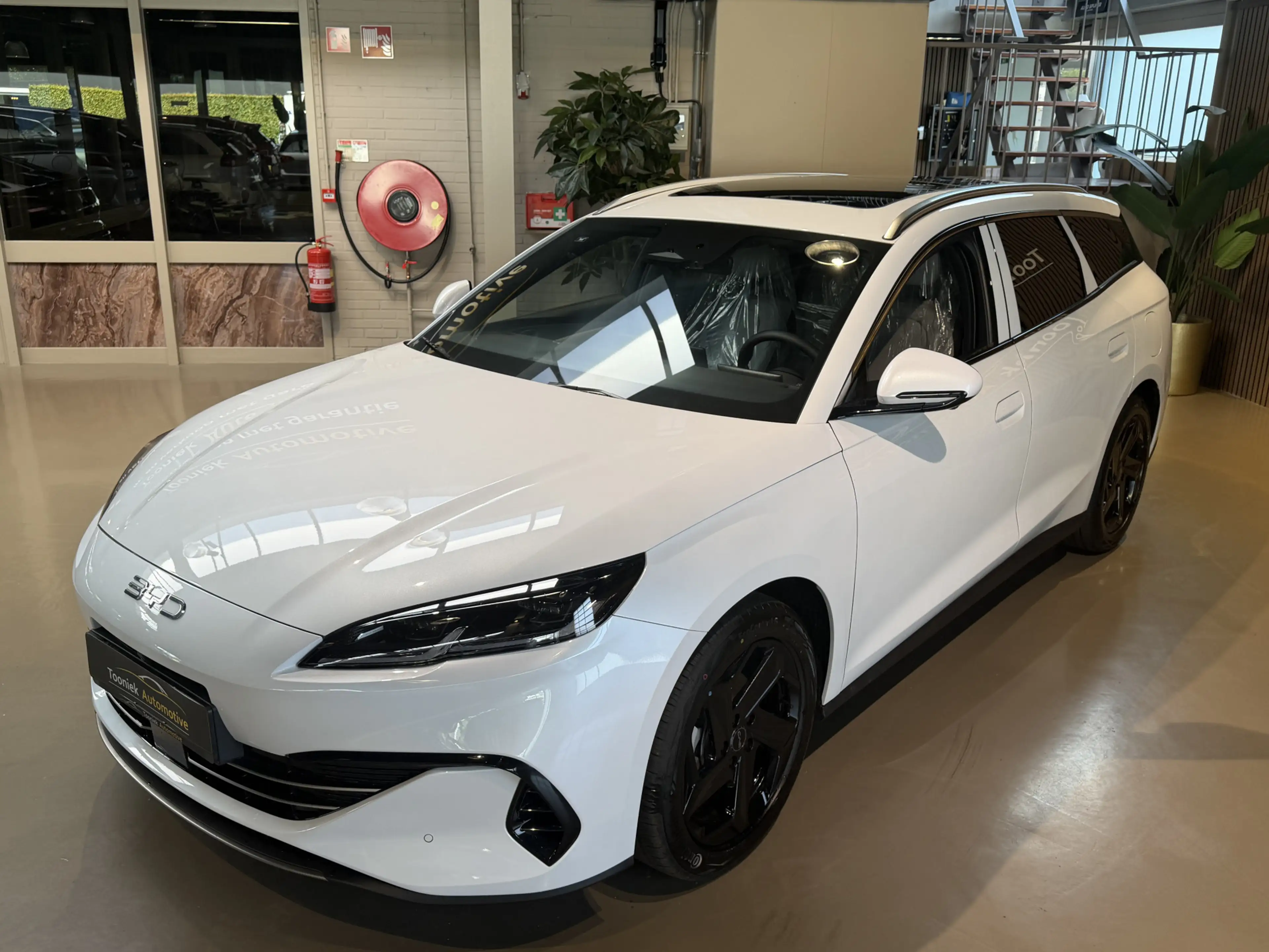 BYD Seal 6 Touring 1.5 DM-i PHEV | Boost | Leder | Camera | A — photo 8