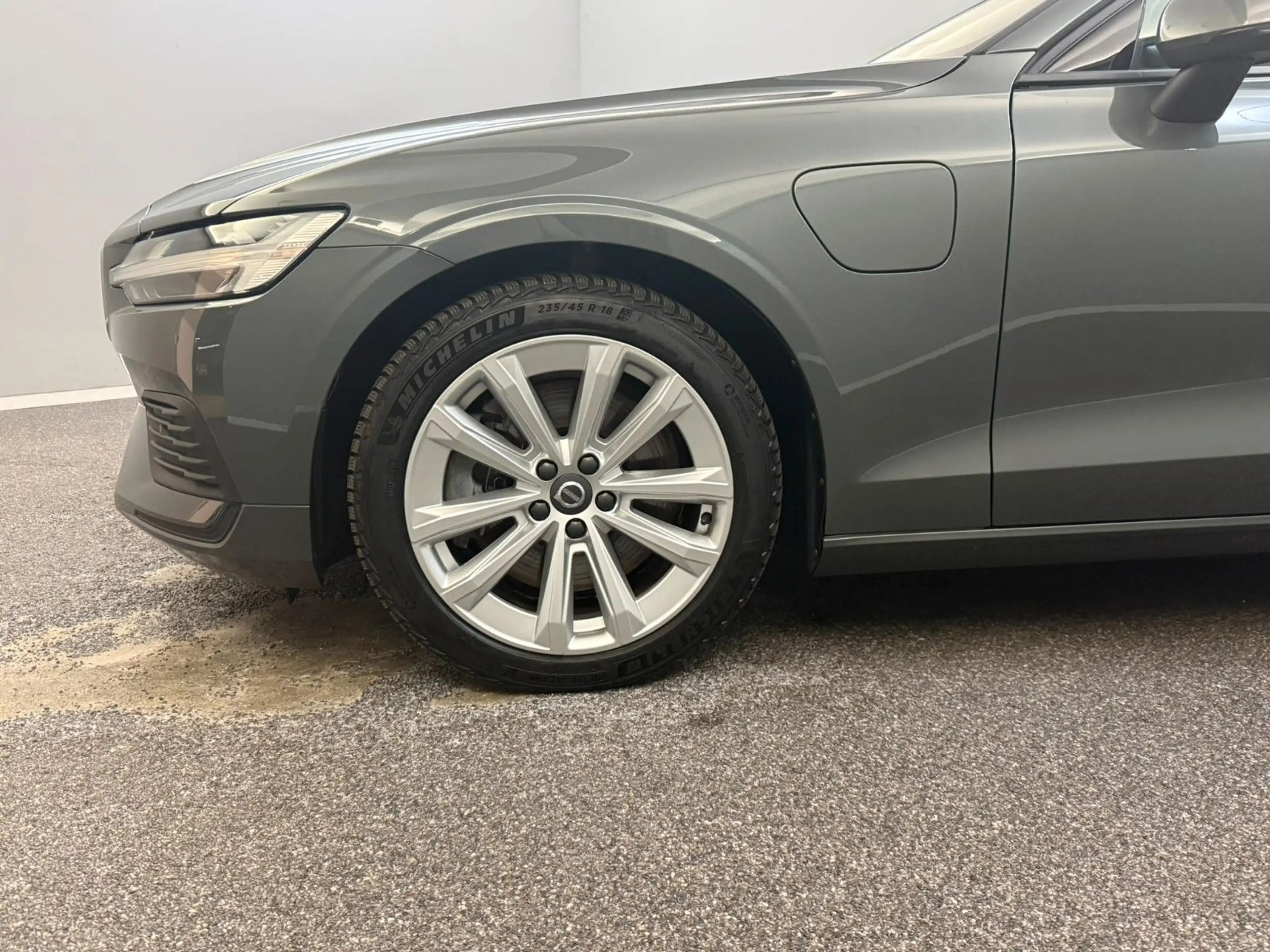 Volvo V60 Kombi Core AWD Hybrid AHK*STD-HZG*LED*KAMERA — photo 4