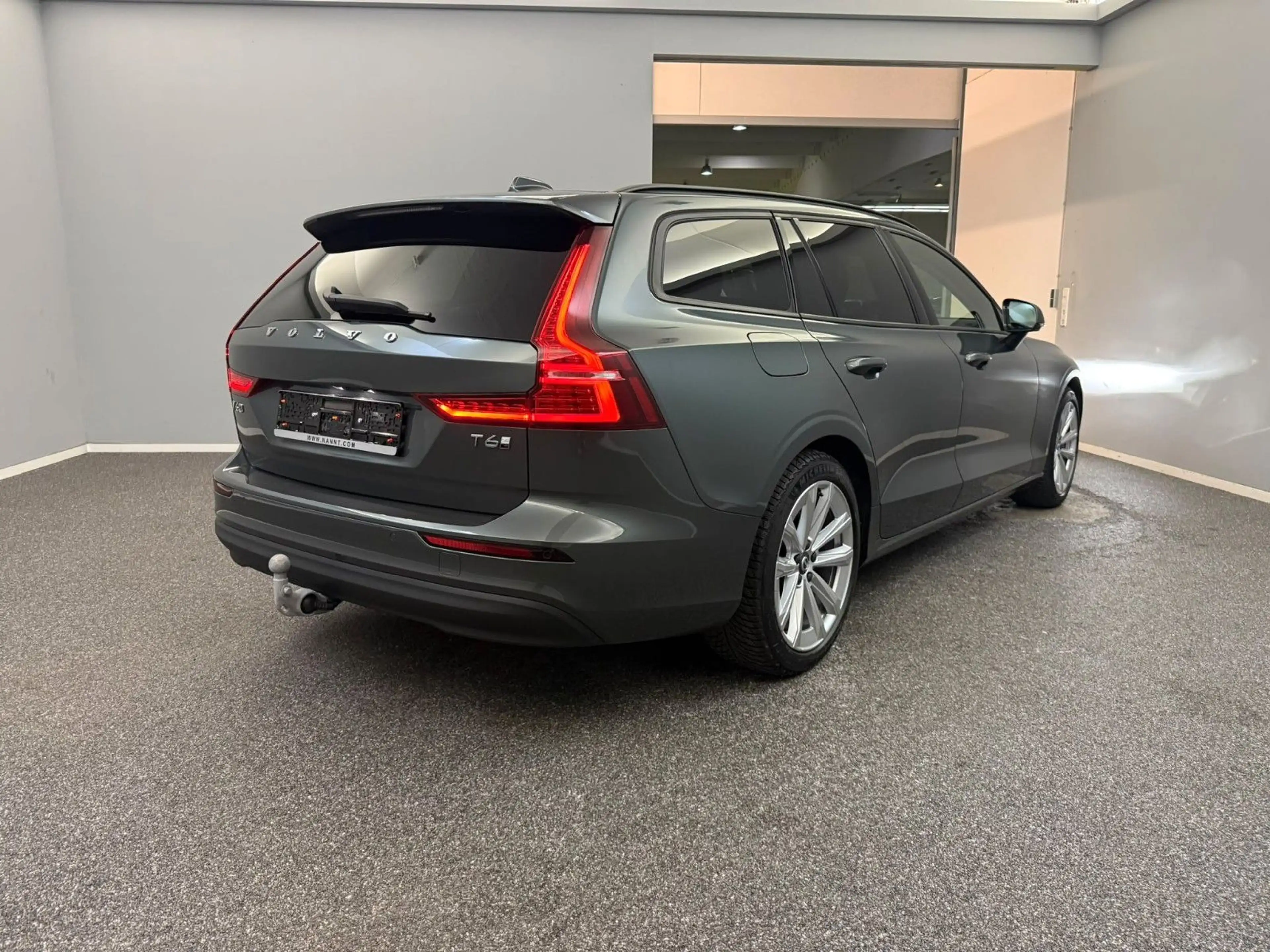 Volvo V60 Kombi Core AWD Hybrid AHK*STD-HZG*LED*KAMERA — photo 7